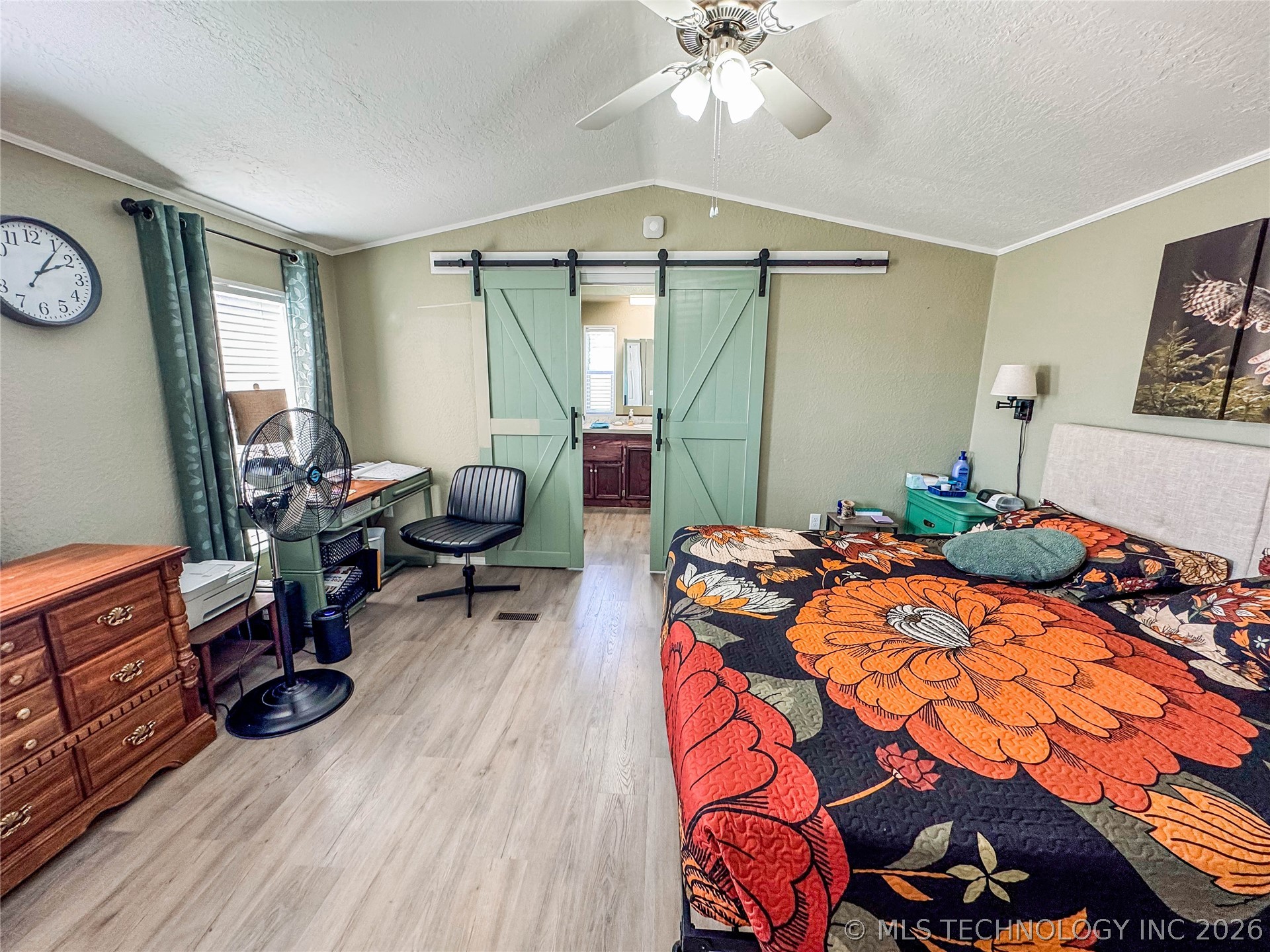 114165 S 4201 Property Photo 19