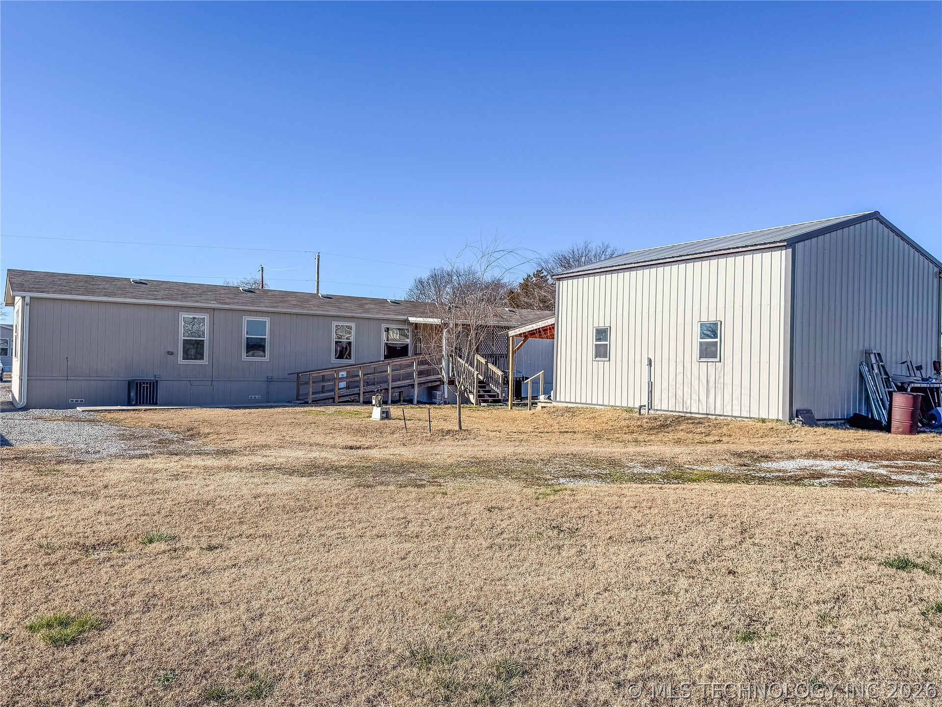 114165 S 4201 Property Photo 41