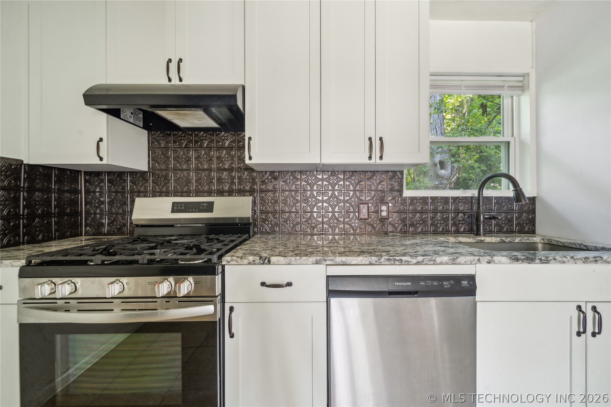 601 N 14th Street Property Photo 4