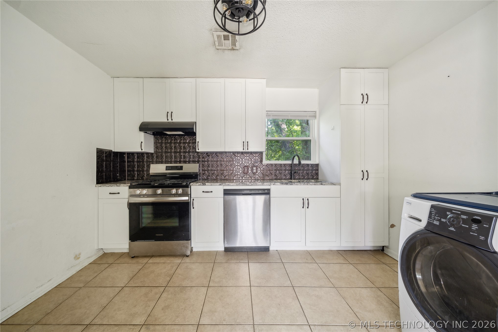 601 N 14th Street Property Photo 5