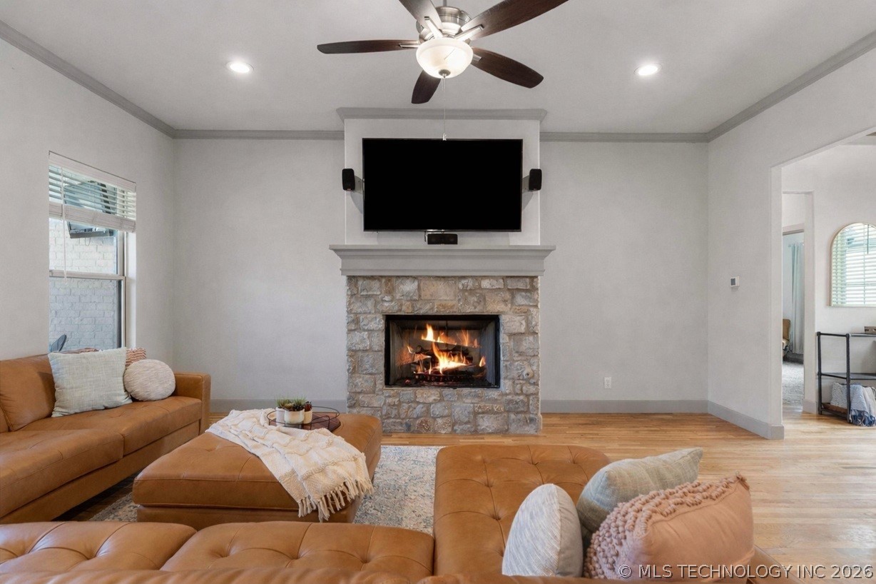 13019 S 5th Place Property Photo 4