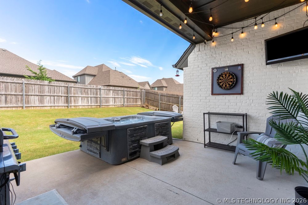 13019 S 5th Place Property Photo 8