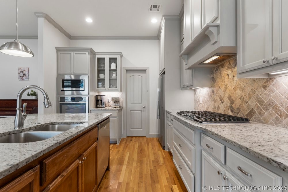 13019 S 5th Place Property Photo 15
