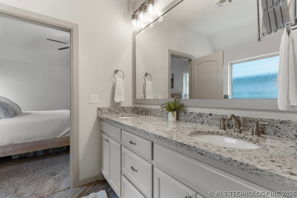 13019 S 5th Place Property Photo 27