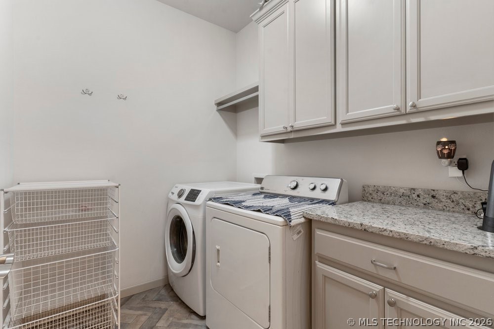 13019 S 5th Place Property Photo 37