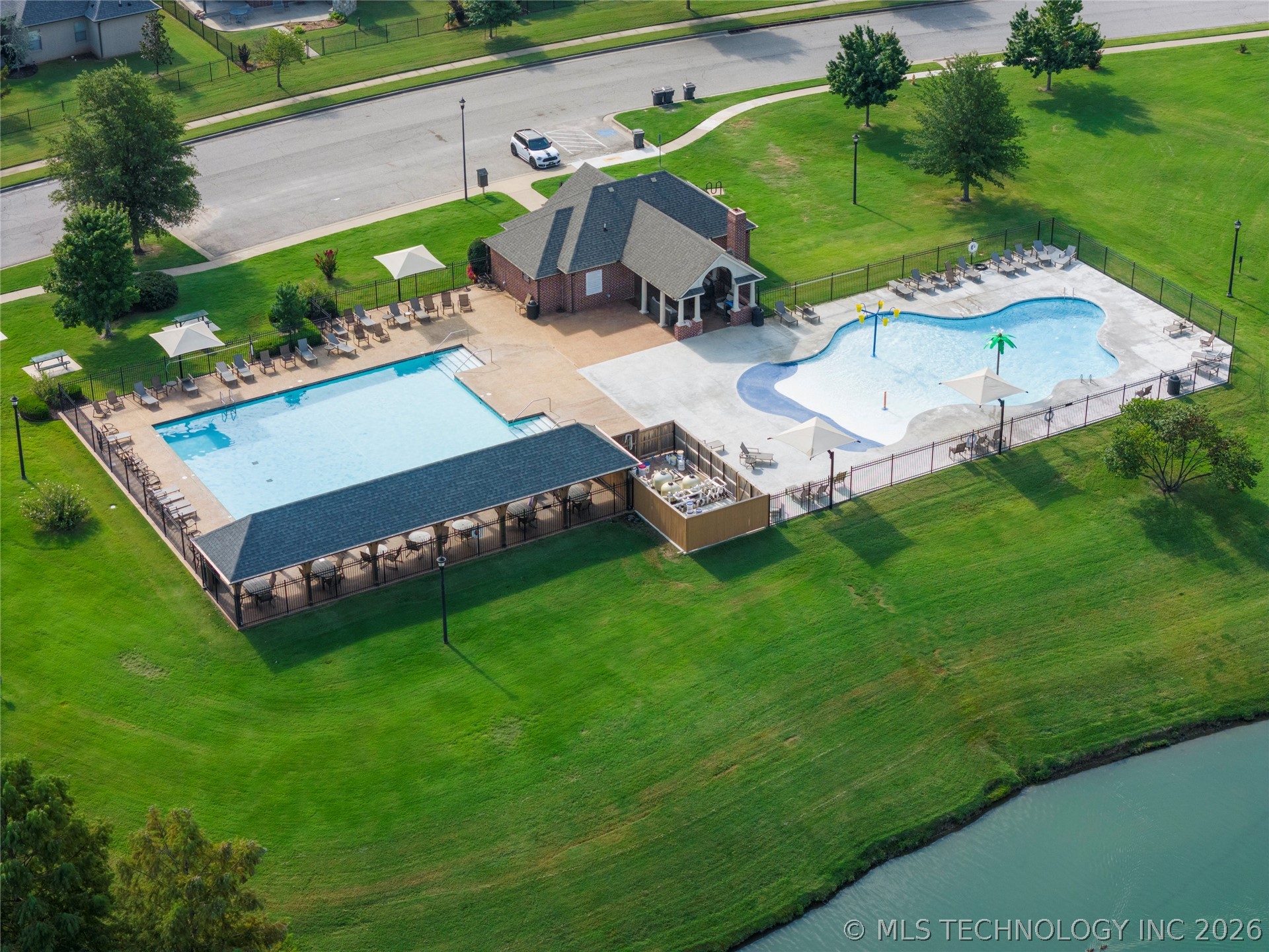 13019 S 5th Place Property Photo 53