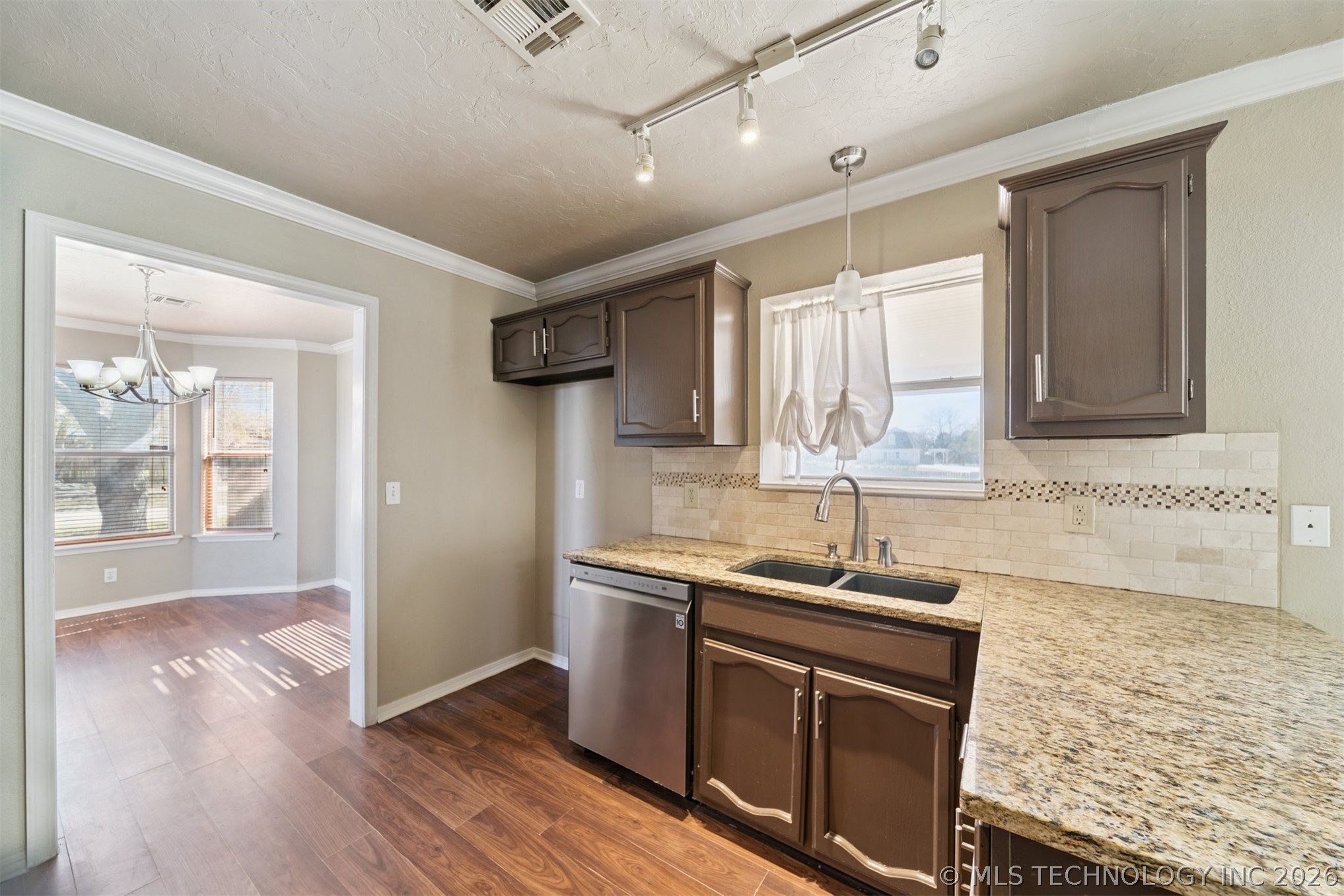 1702 W 110th Place Property Photo 11