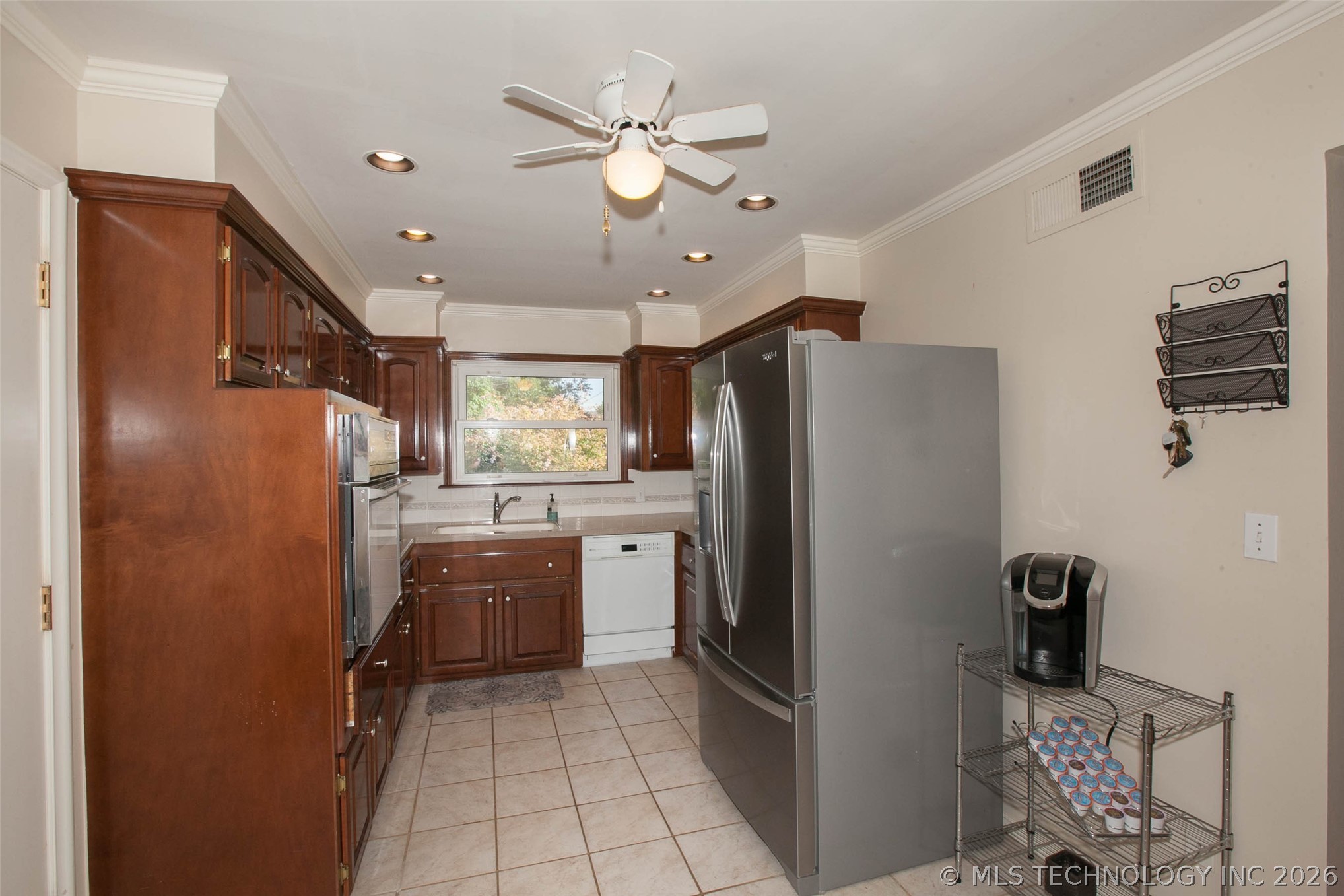 4003 E 52nd Street Property Photo 5