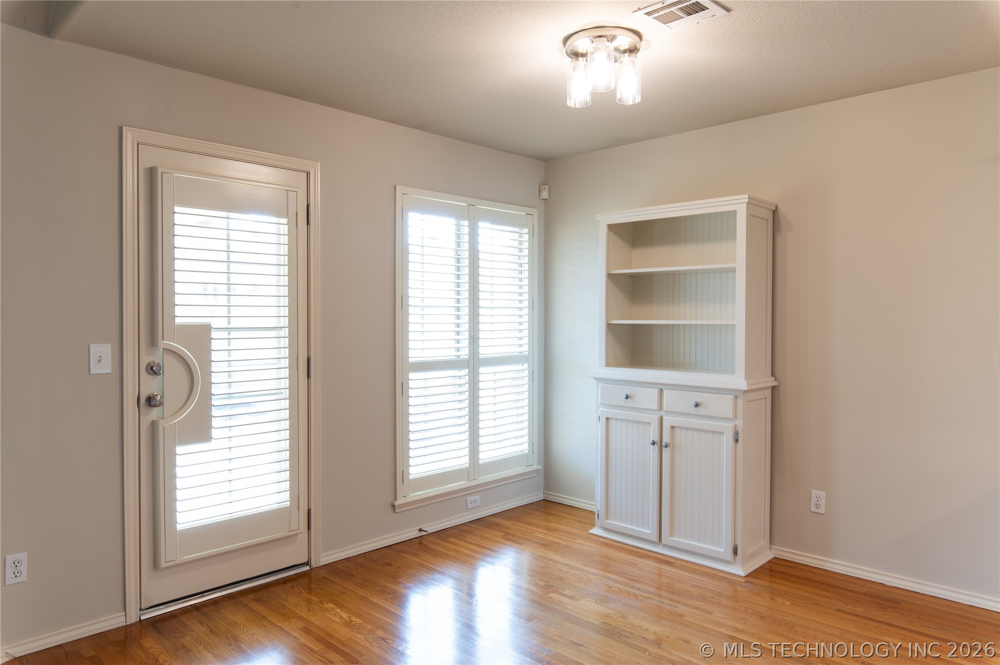 4303 S Sweet Gum Avenue Property Photo 5