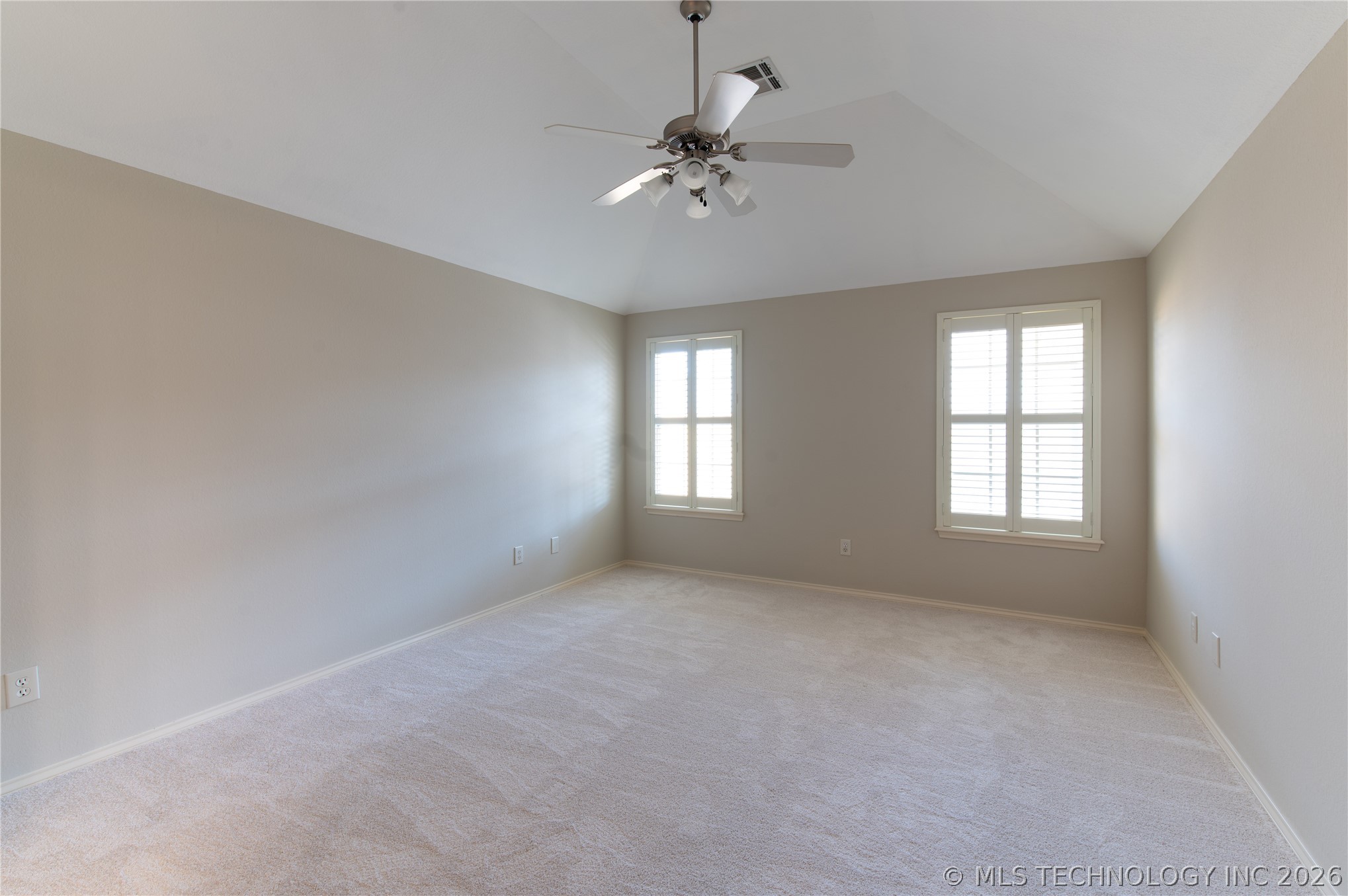 4303 S Sweet Gum Avenue Property Photo 7