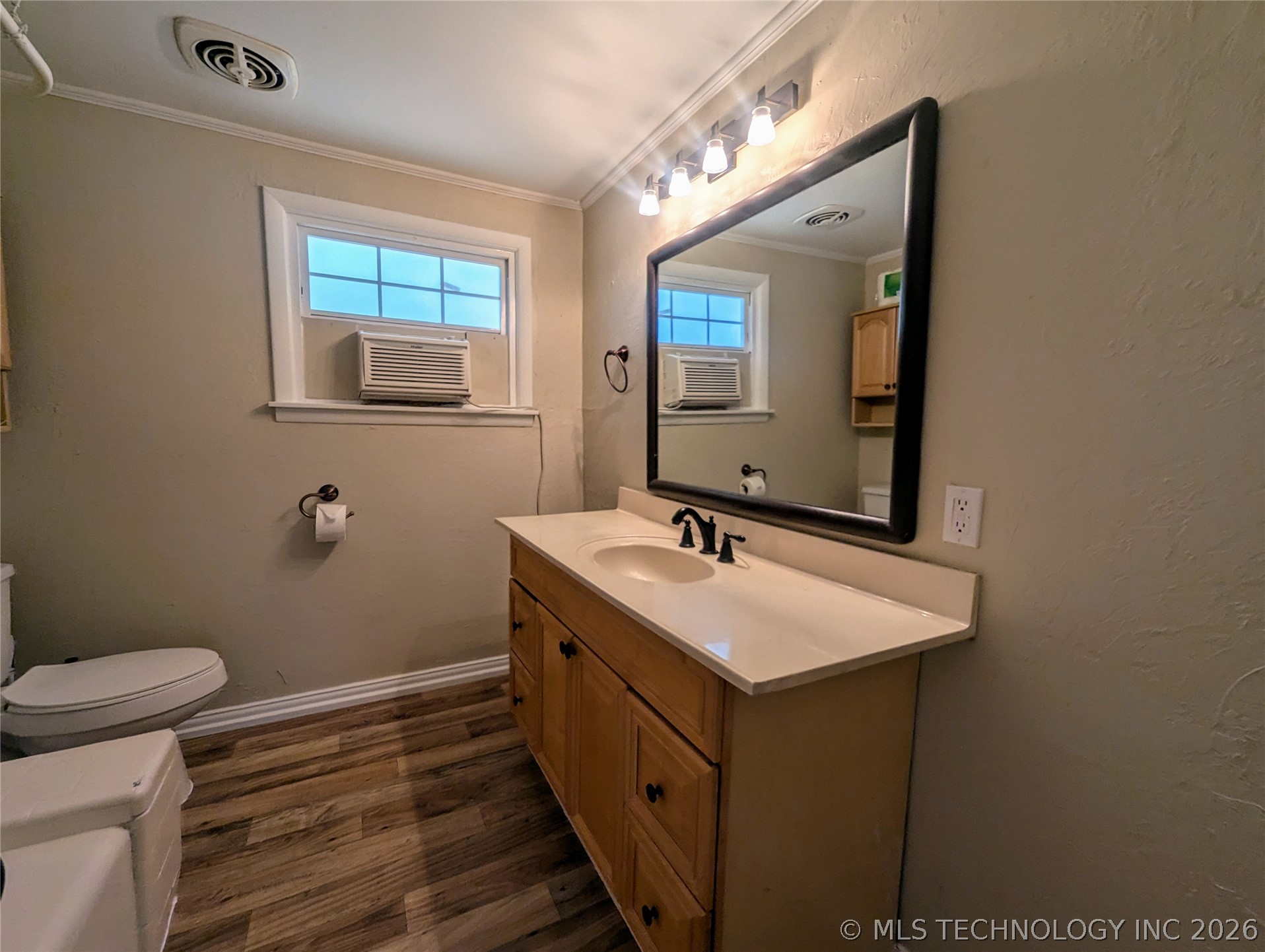 4524 S Quaker Avenue 1/2 Property Photo 16