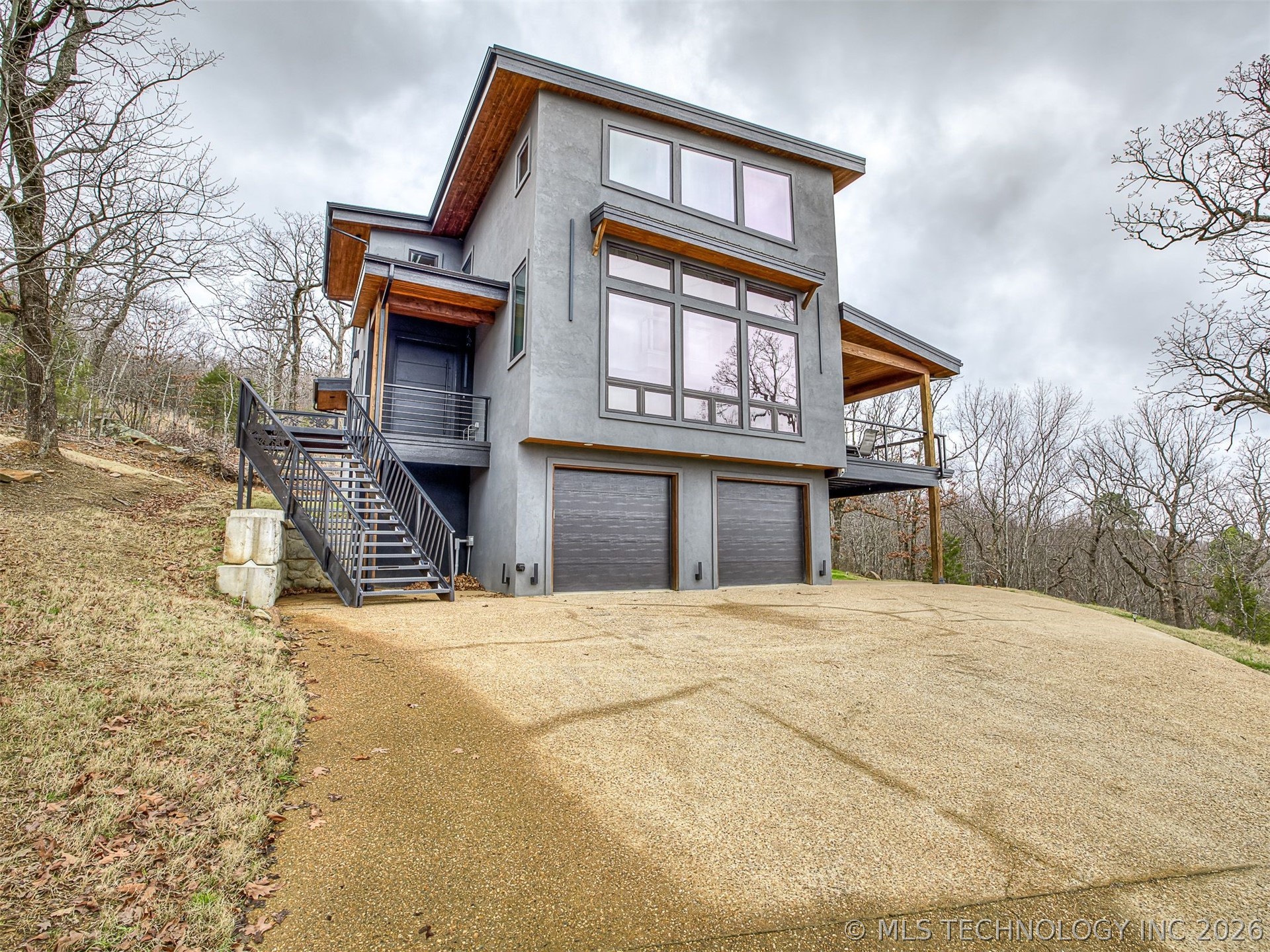 87 Rose Way Property Photo 2