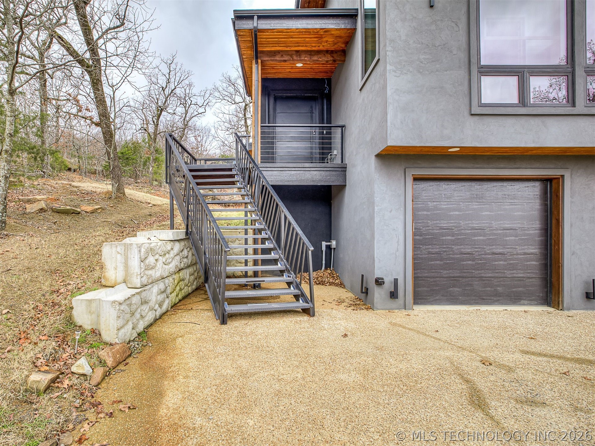 87 Rose Way Property Photo 4