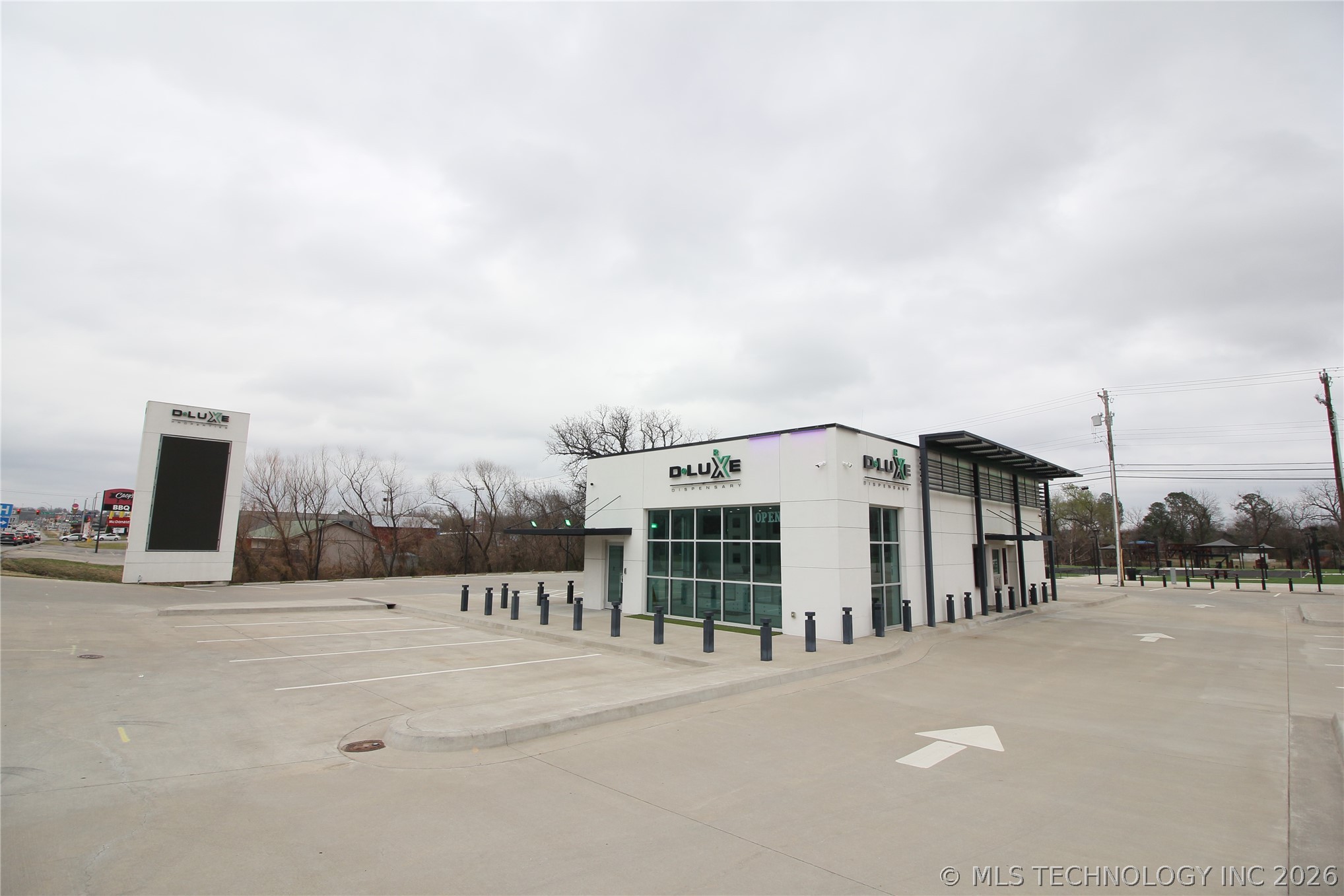 927 S Main Street Property Photo 1