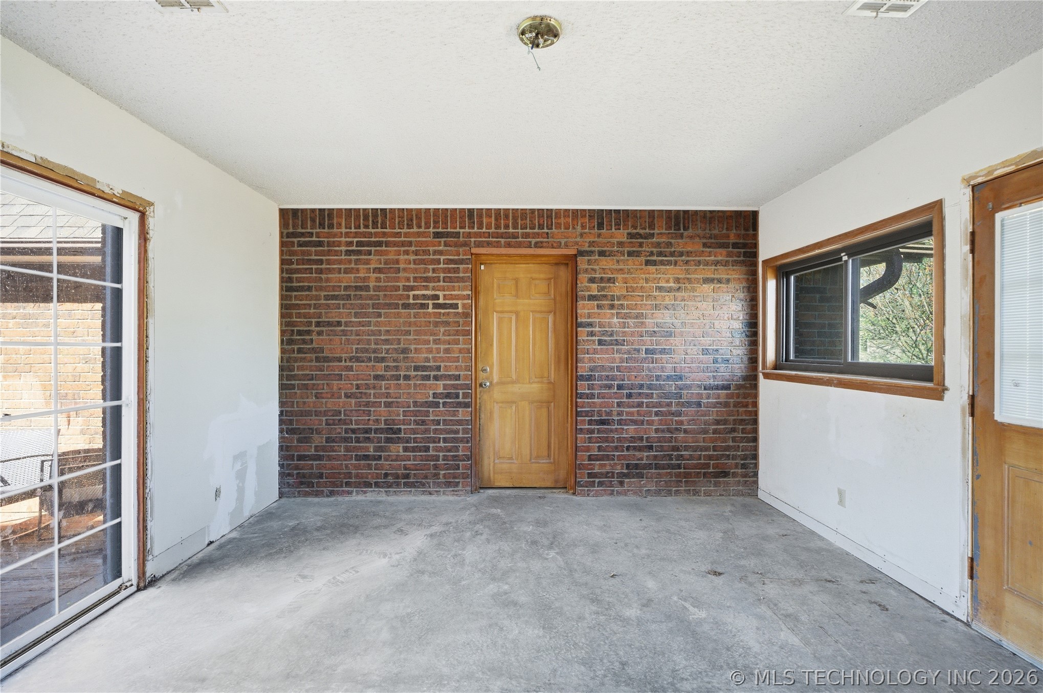 515 Glencoe Circle Property Photo 16