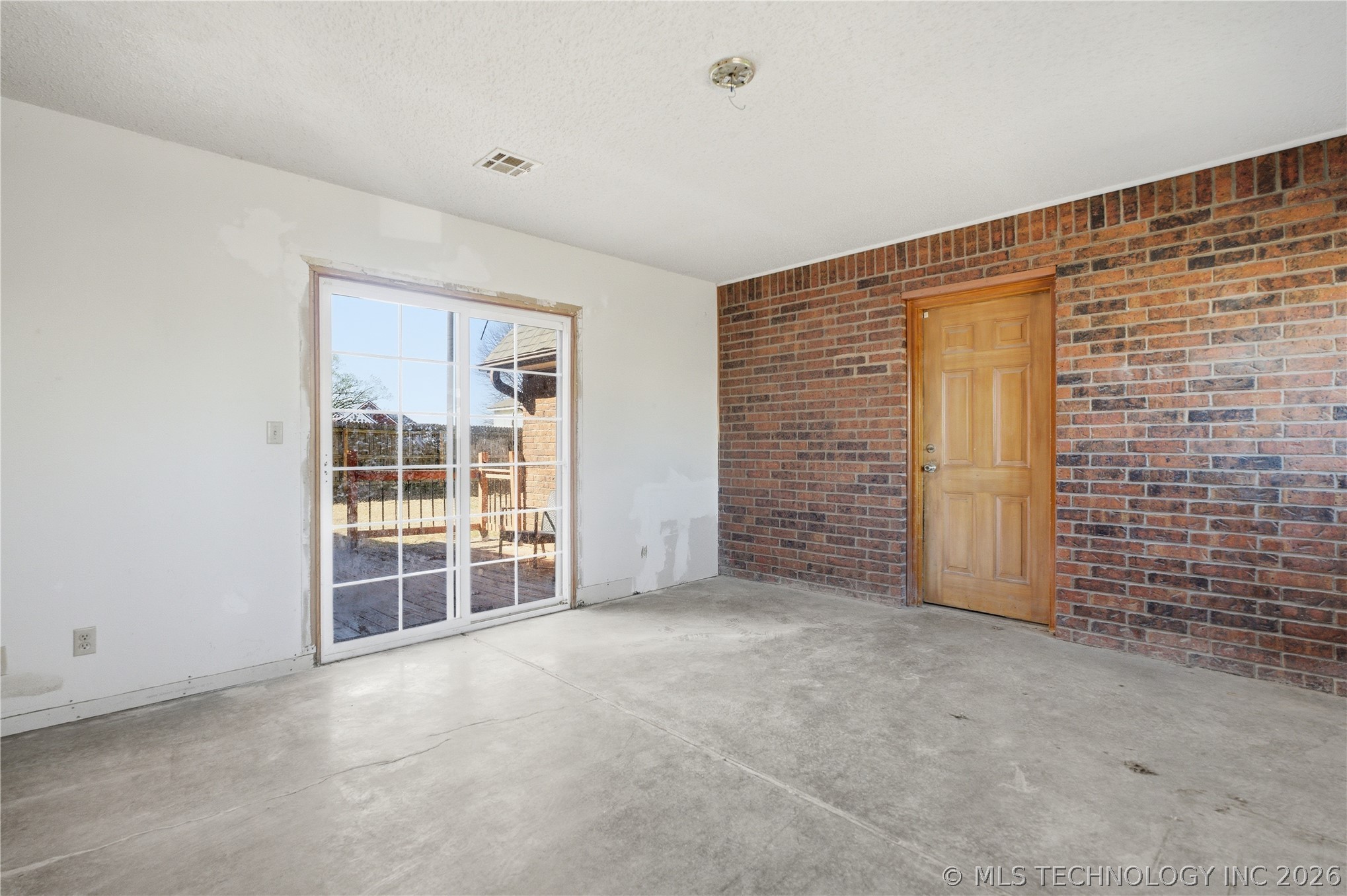 515 Glencoe Circle Property Photo 18