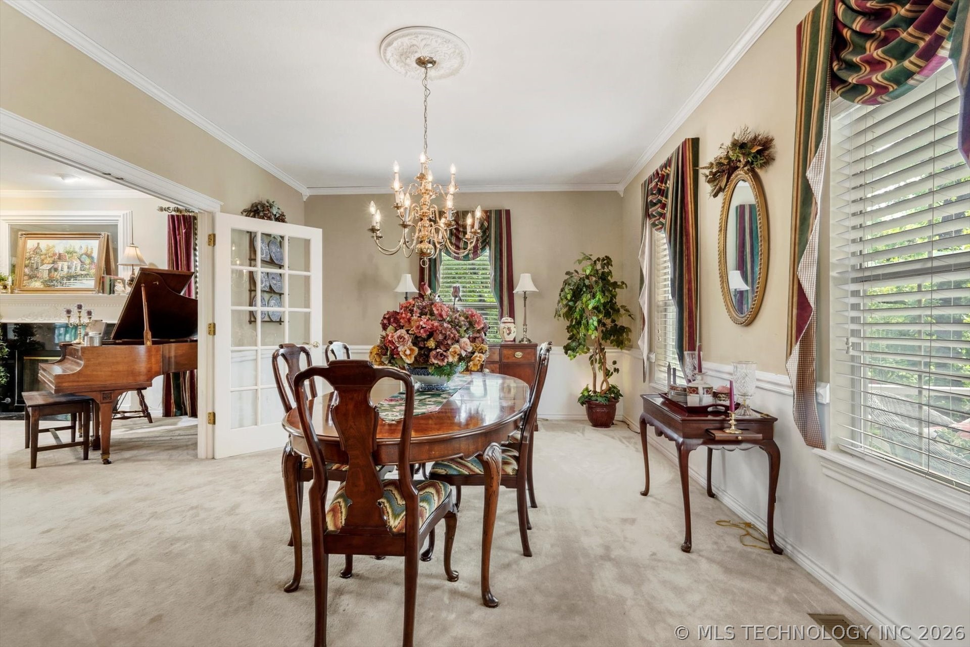 1110 N Renaissance Drive Property Photo 6