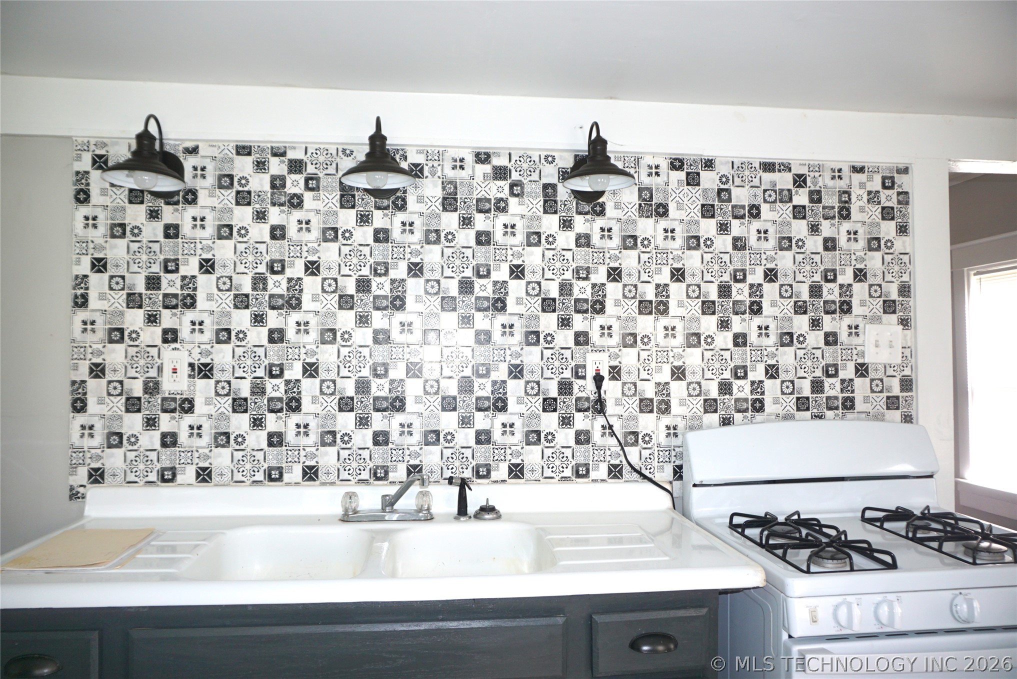 311 W Madison Street Property Photo 16