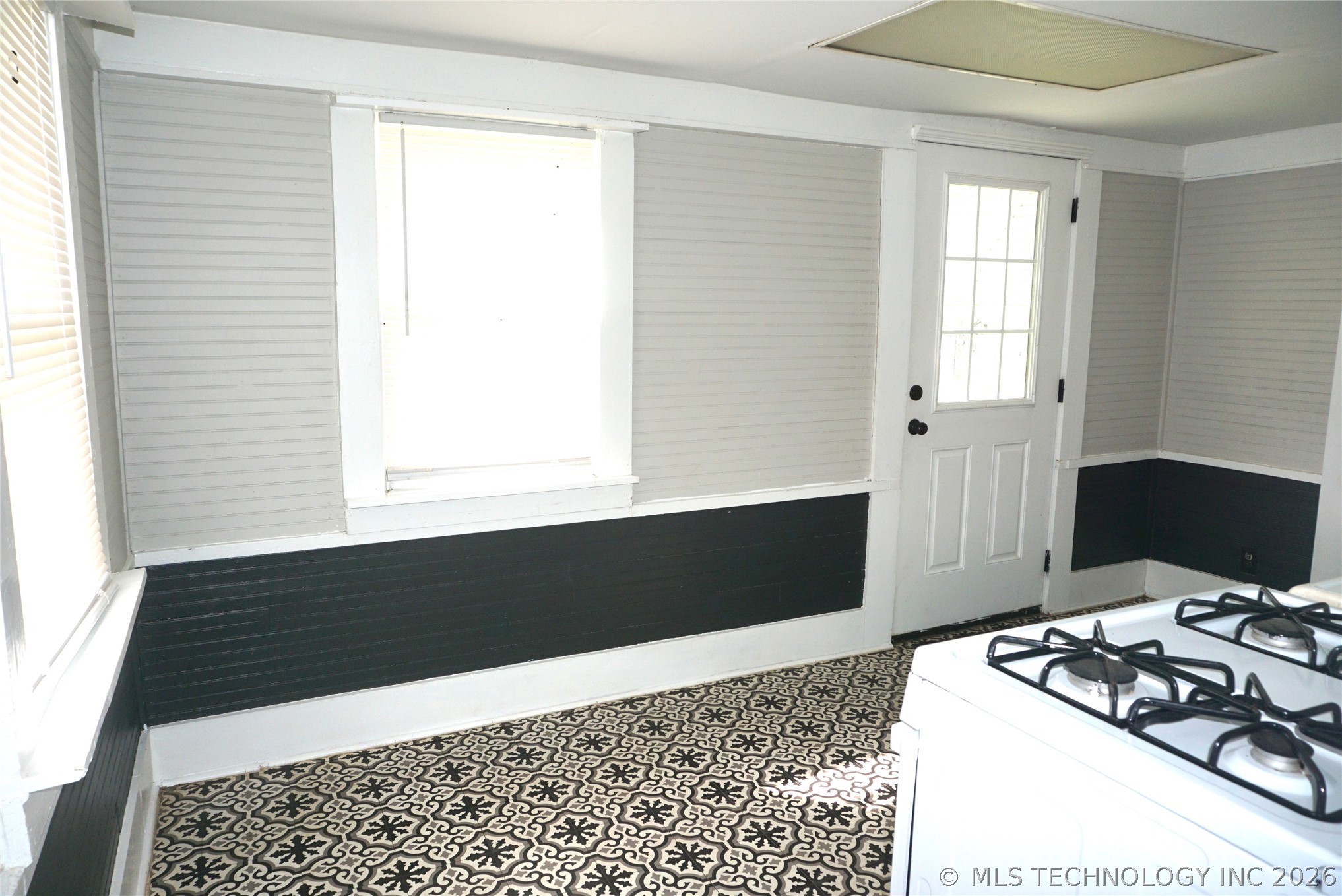 311 W Madison Street Property Photo 18