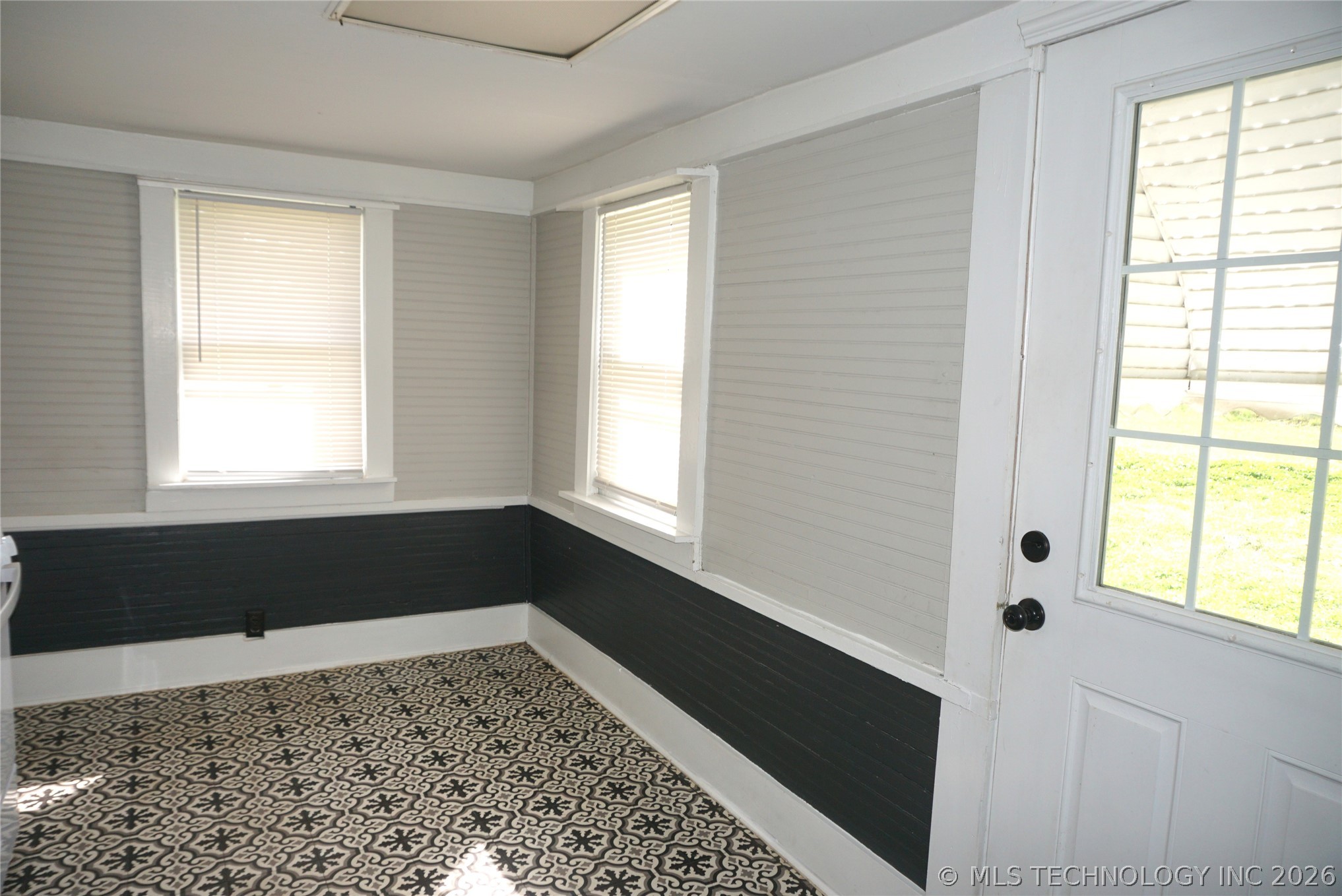 311 W Madison Street Property Photo 19