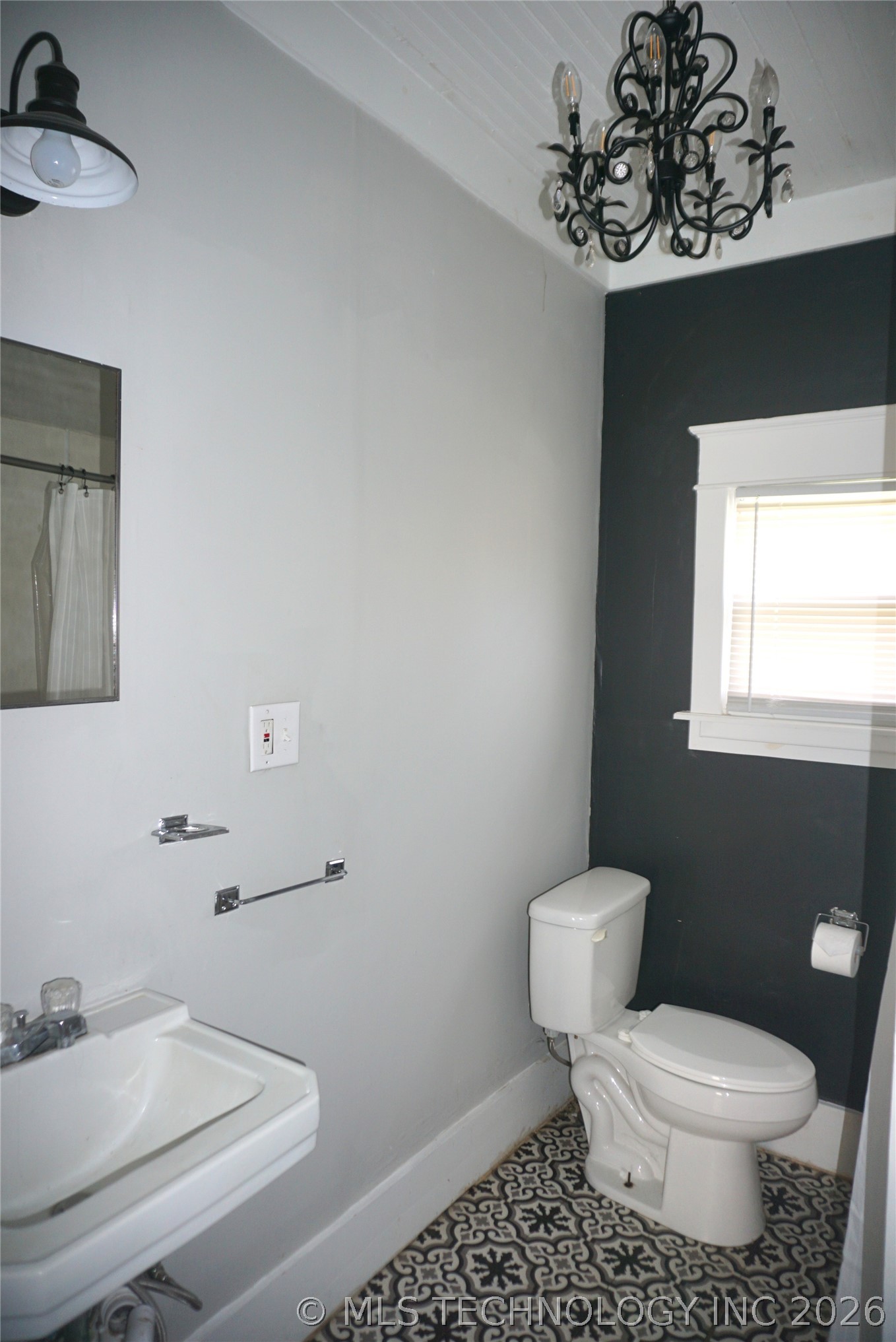 311 W Madison Street Property Photo 24