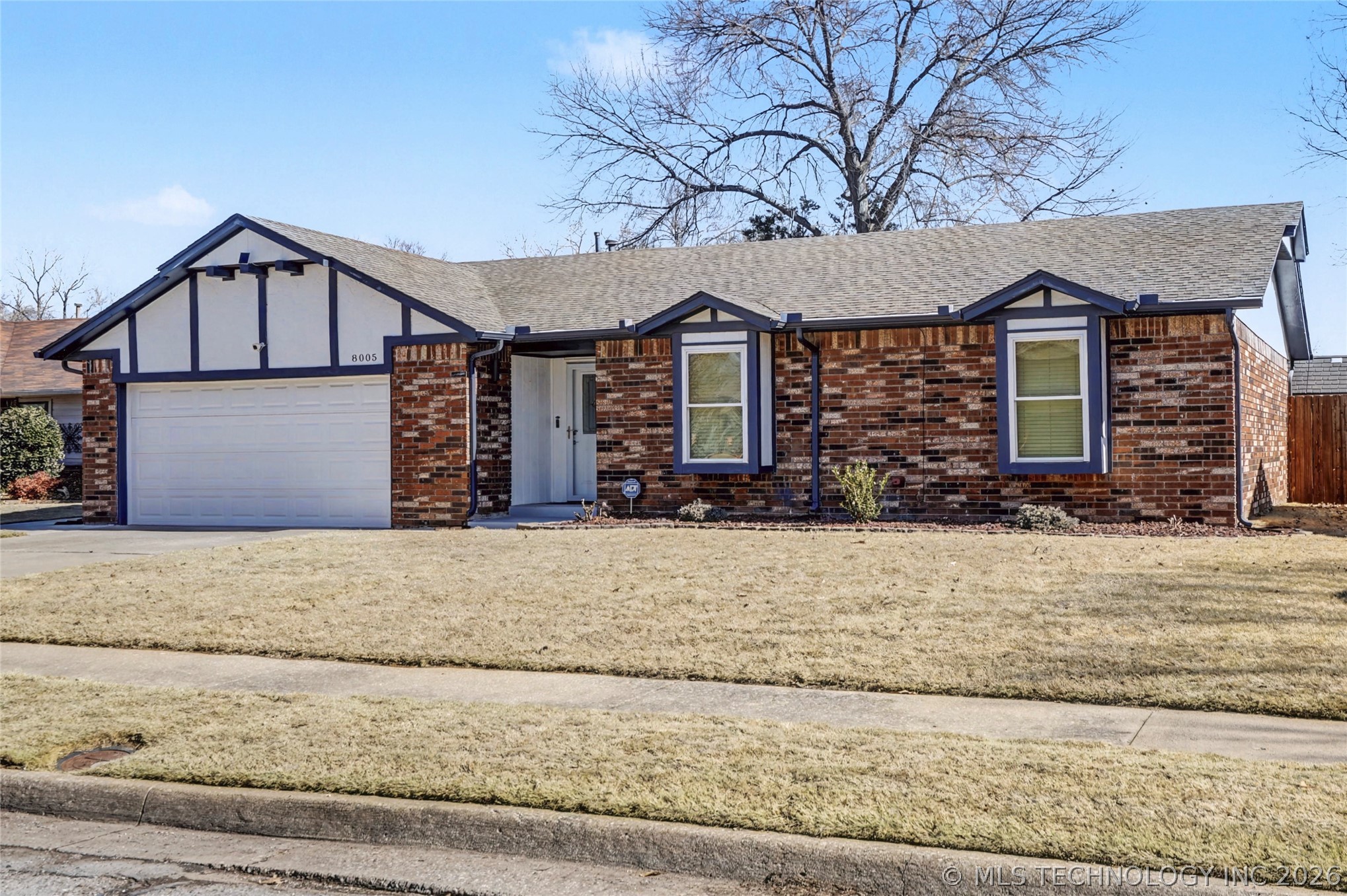 8005 S Date Avenue Property Photo 2
