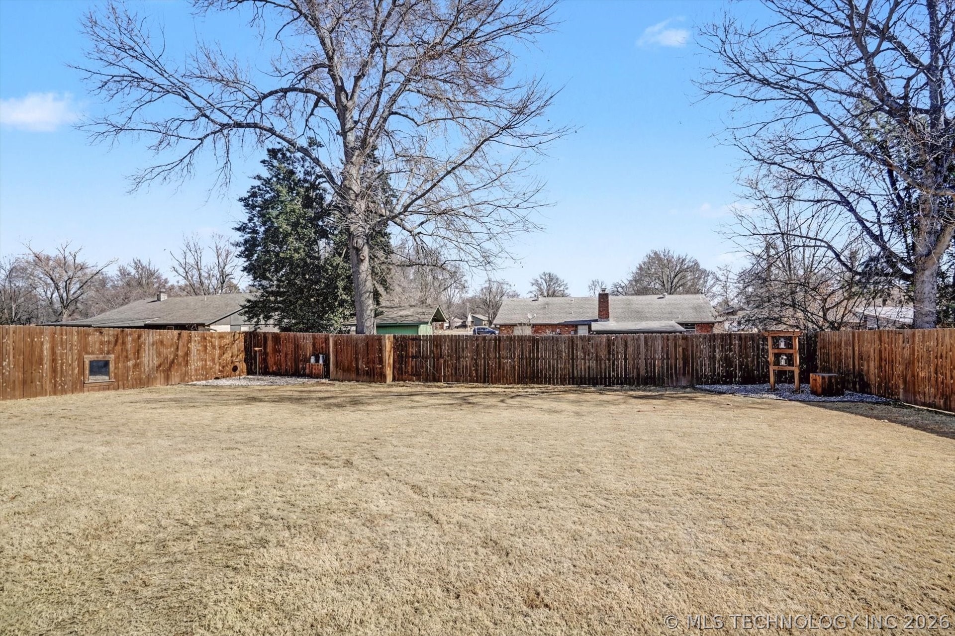 8005 S Date Avenue Property Photo 4