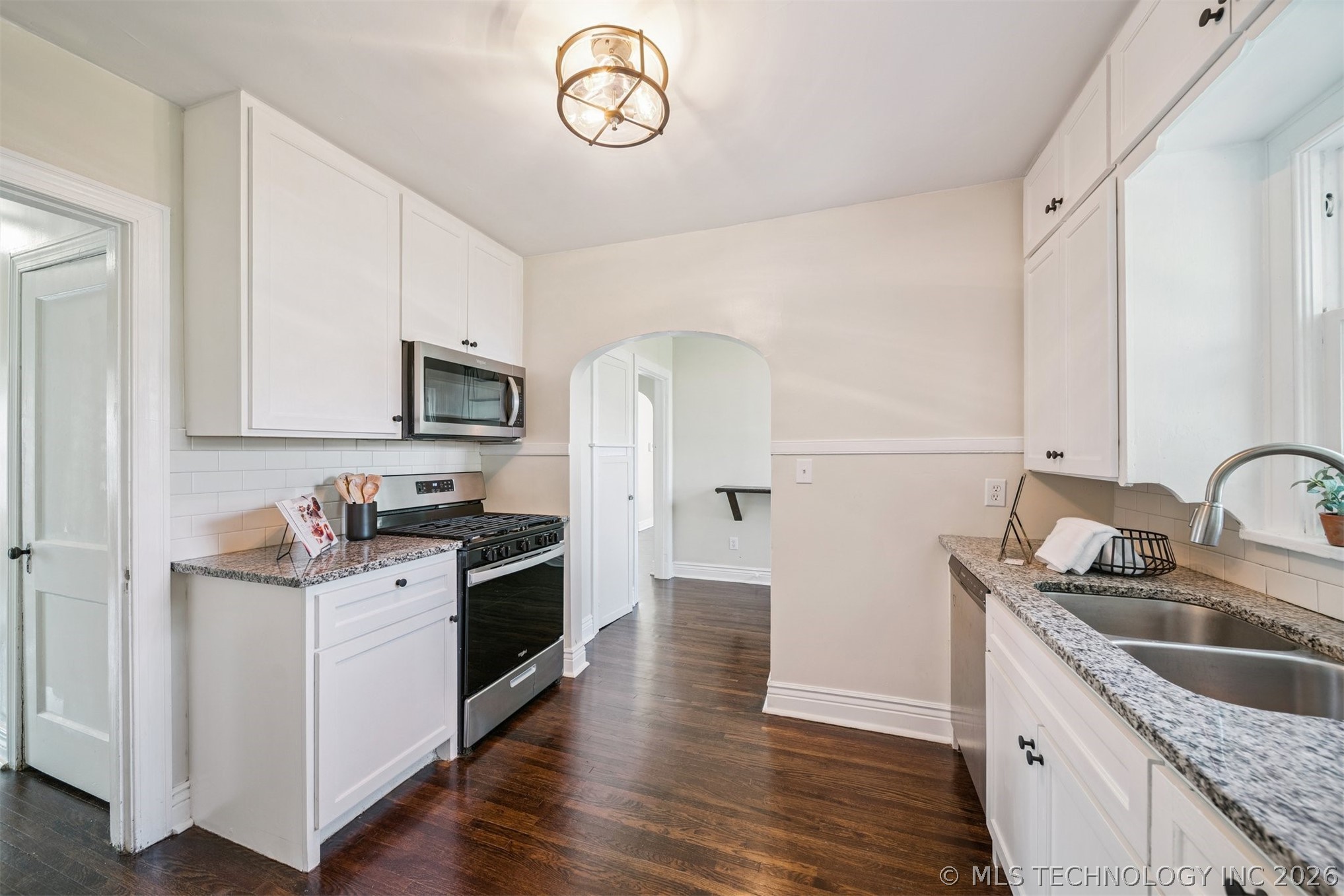 1139 S Canton Avenue Property Photo 8
