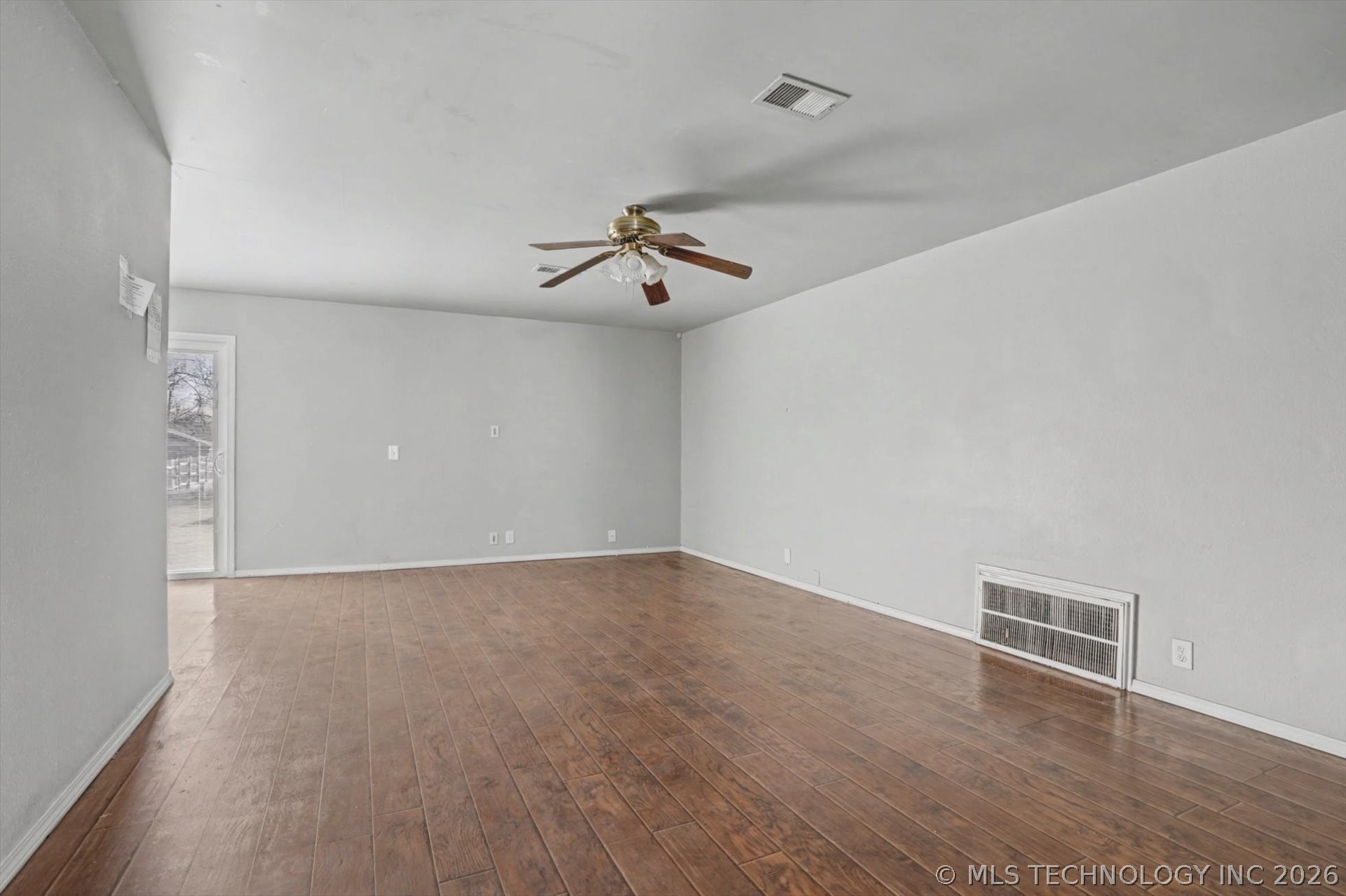 1741 S Pecan Avenue Property Photo 3