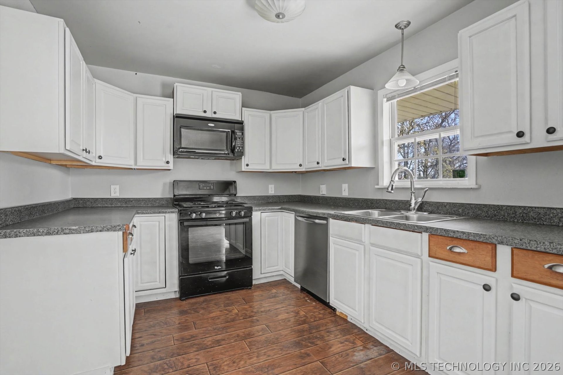 1741 S Pecan Avenue Property Photo 9