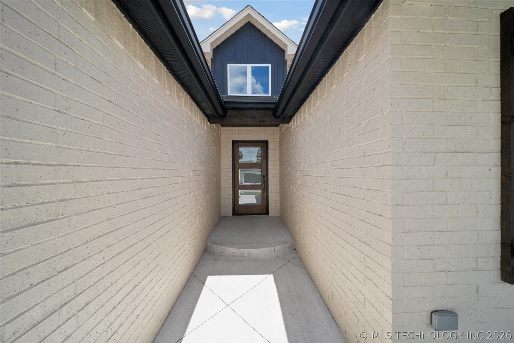 2044 E 129th Place S Property Photo 2