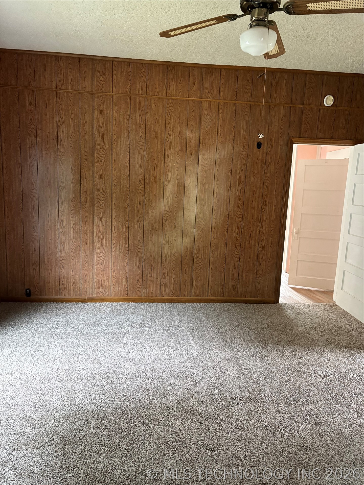 360 N B Street Property Photo 4