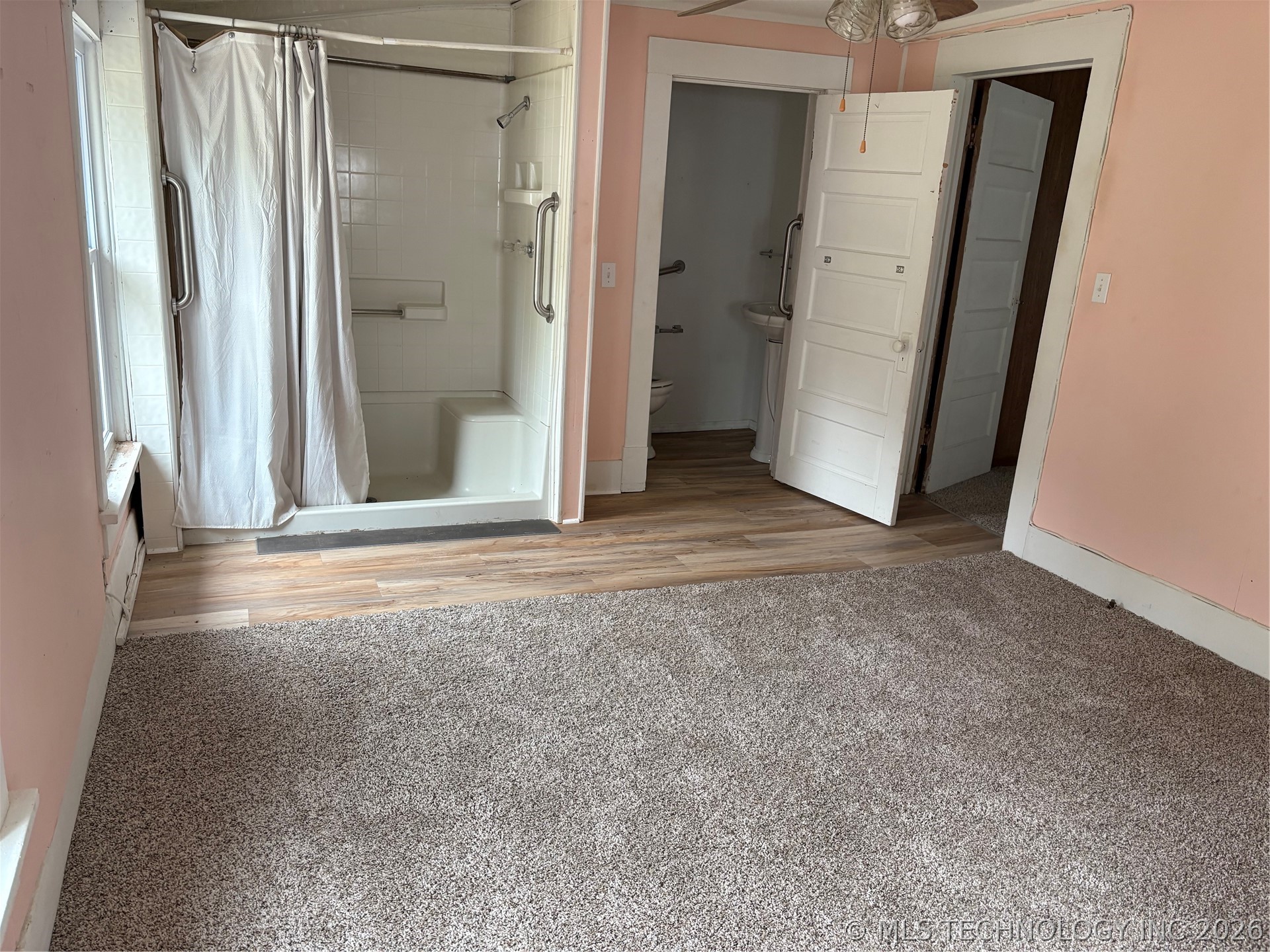 360 N B Street Property Photo 6
