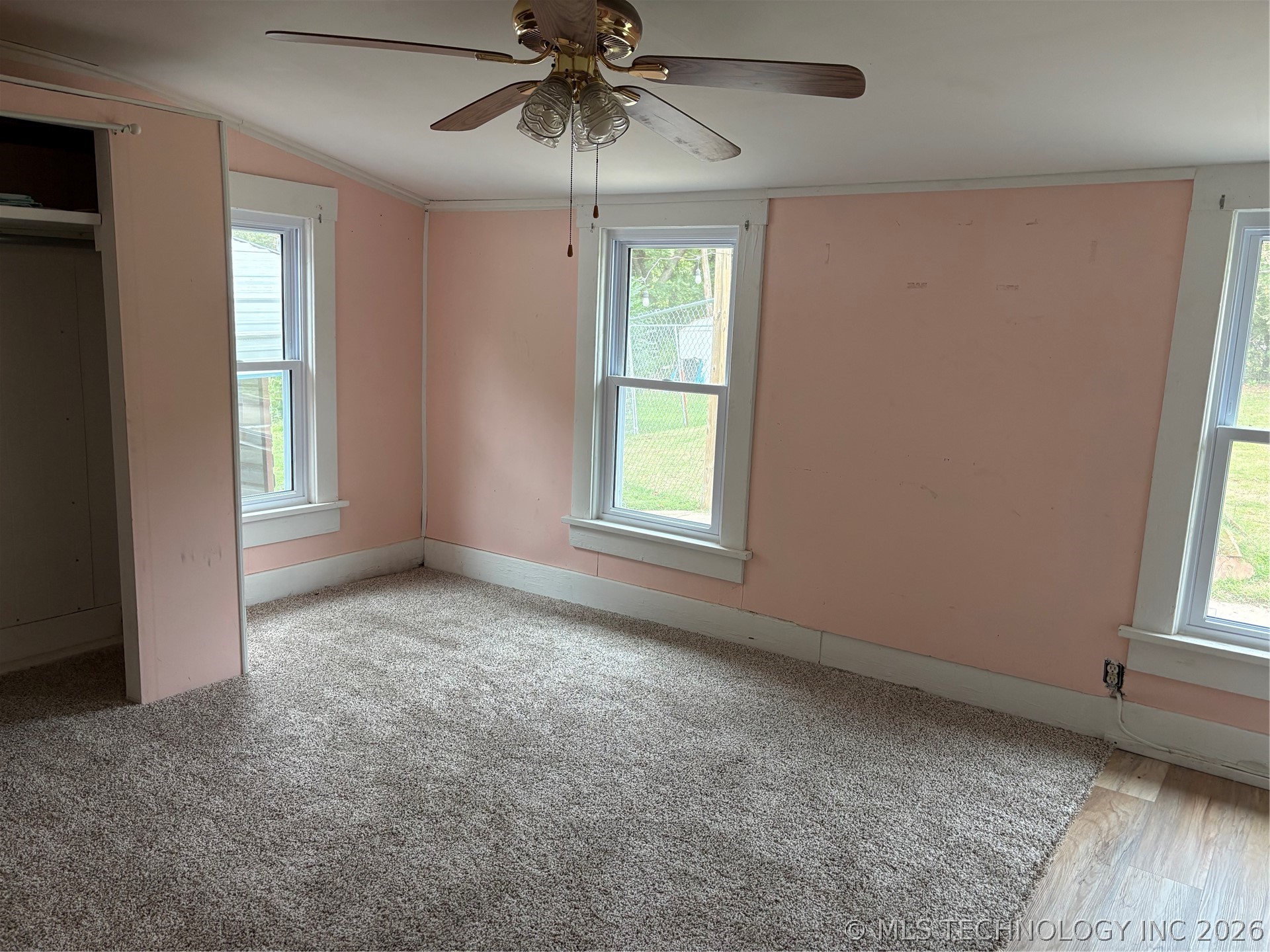 360 N B Street Property Photo 7