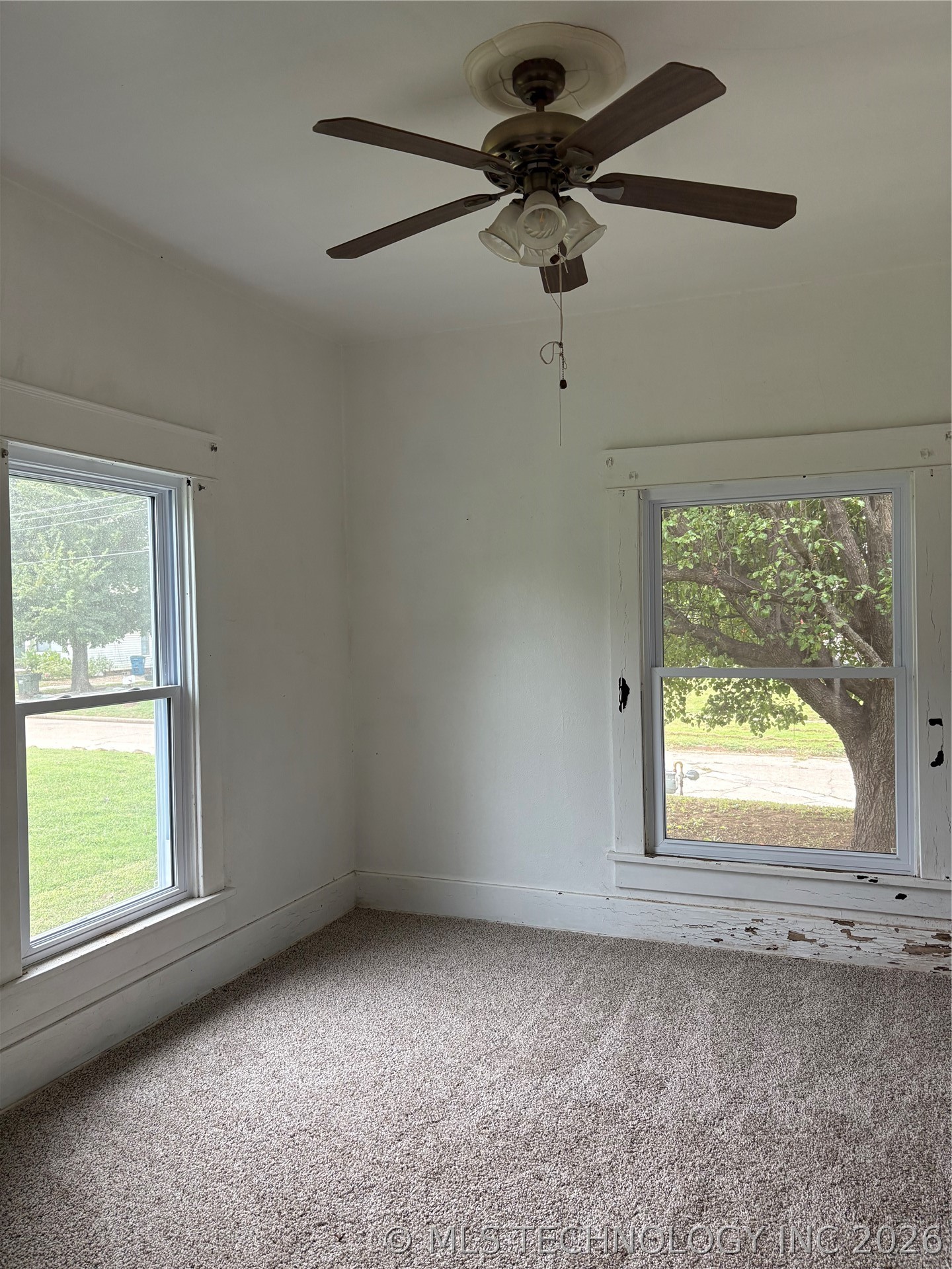 360 N B Street Property Photo 10