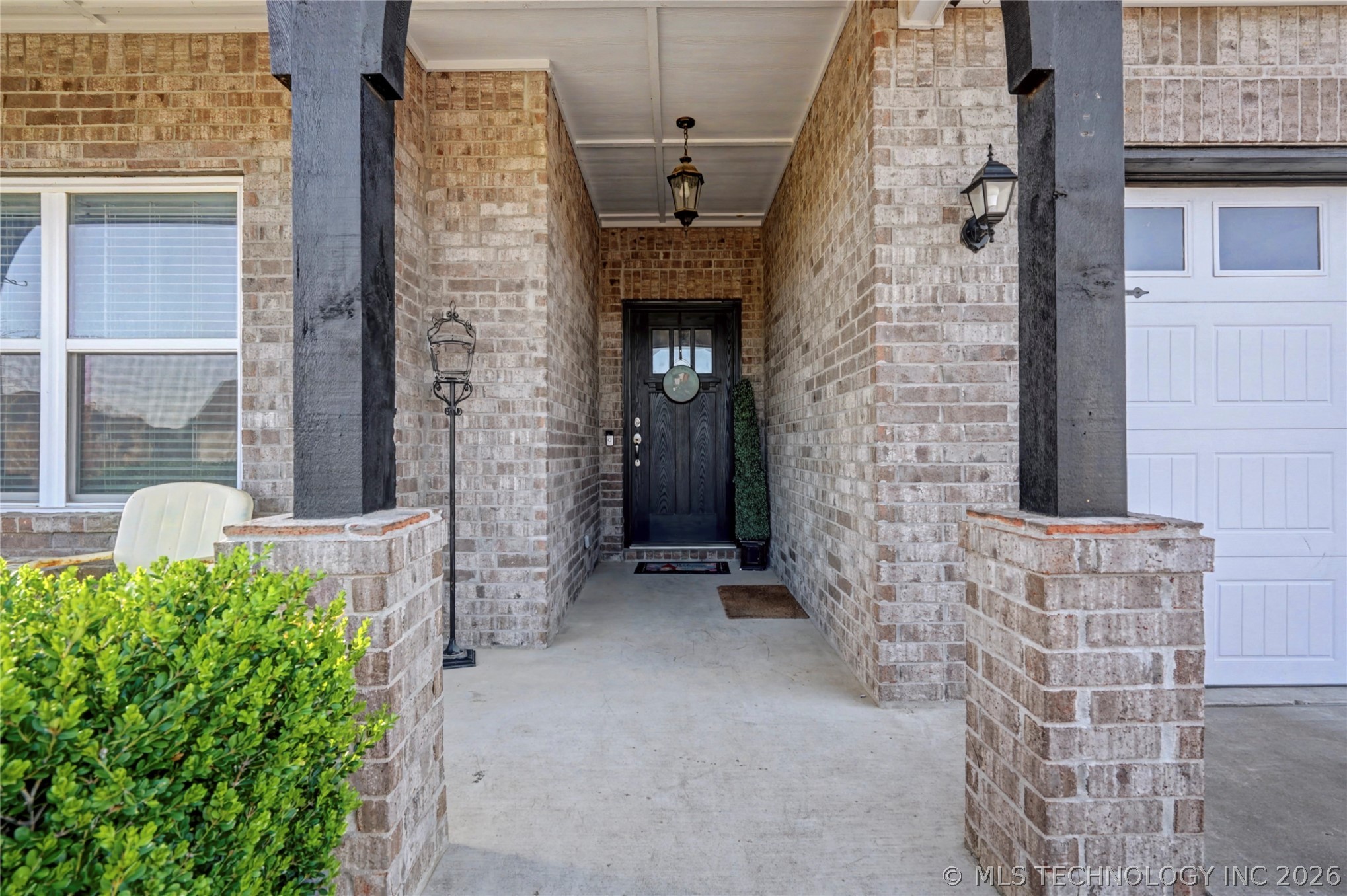 7323 E Oak Ridge Street Property Photo 5