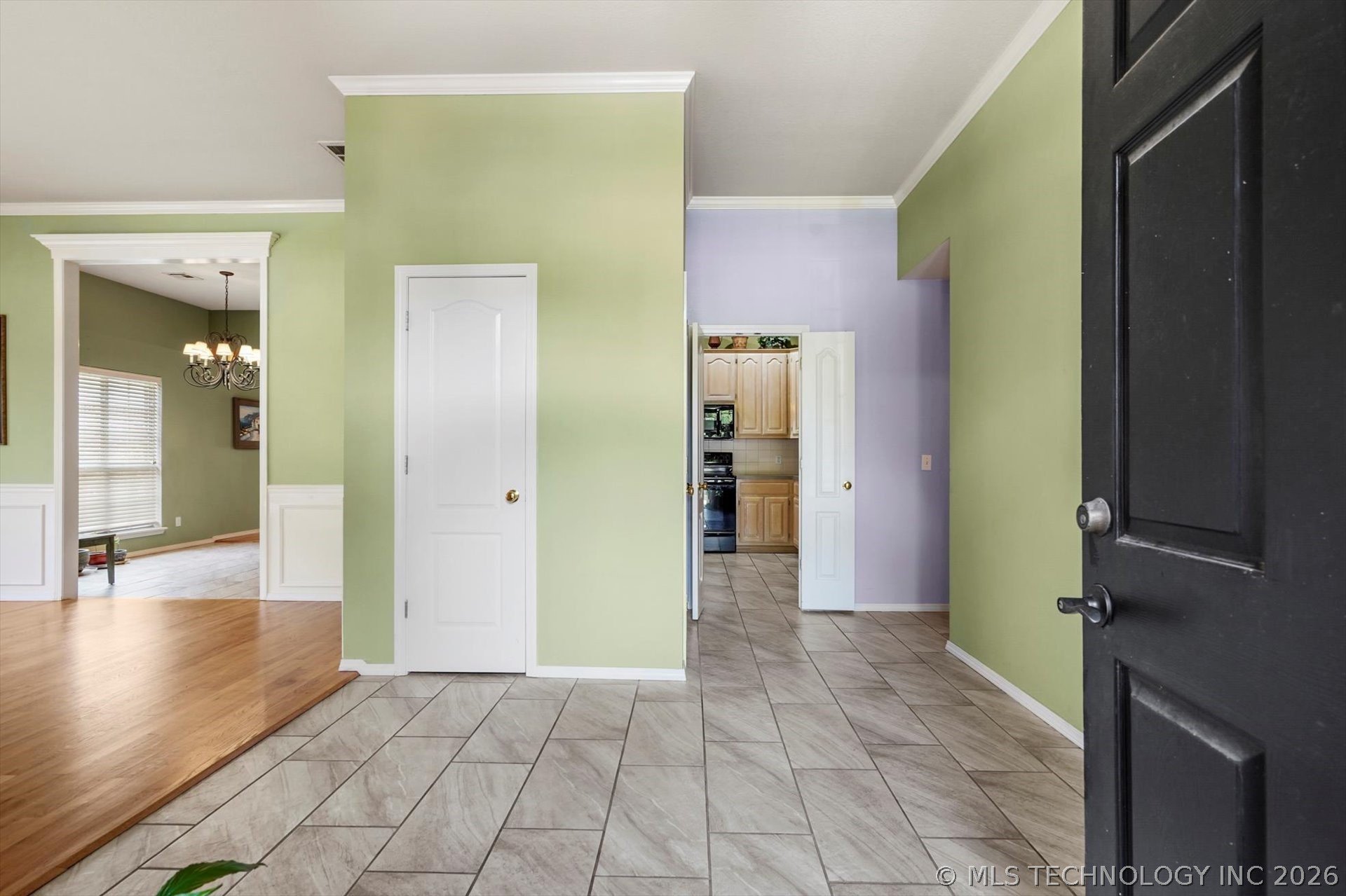 2405 S Willow Avenue Property Photo 3