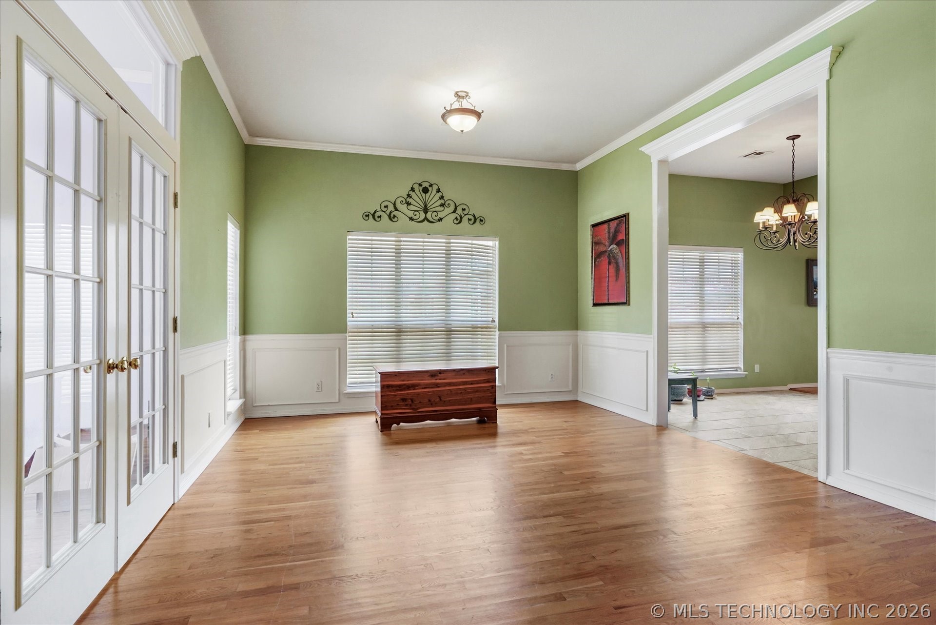 2405 S Willow Avenue Property Photo 4