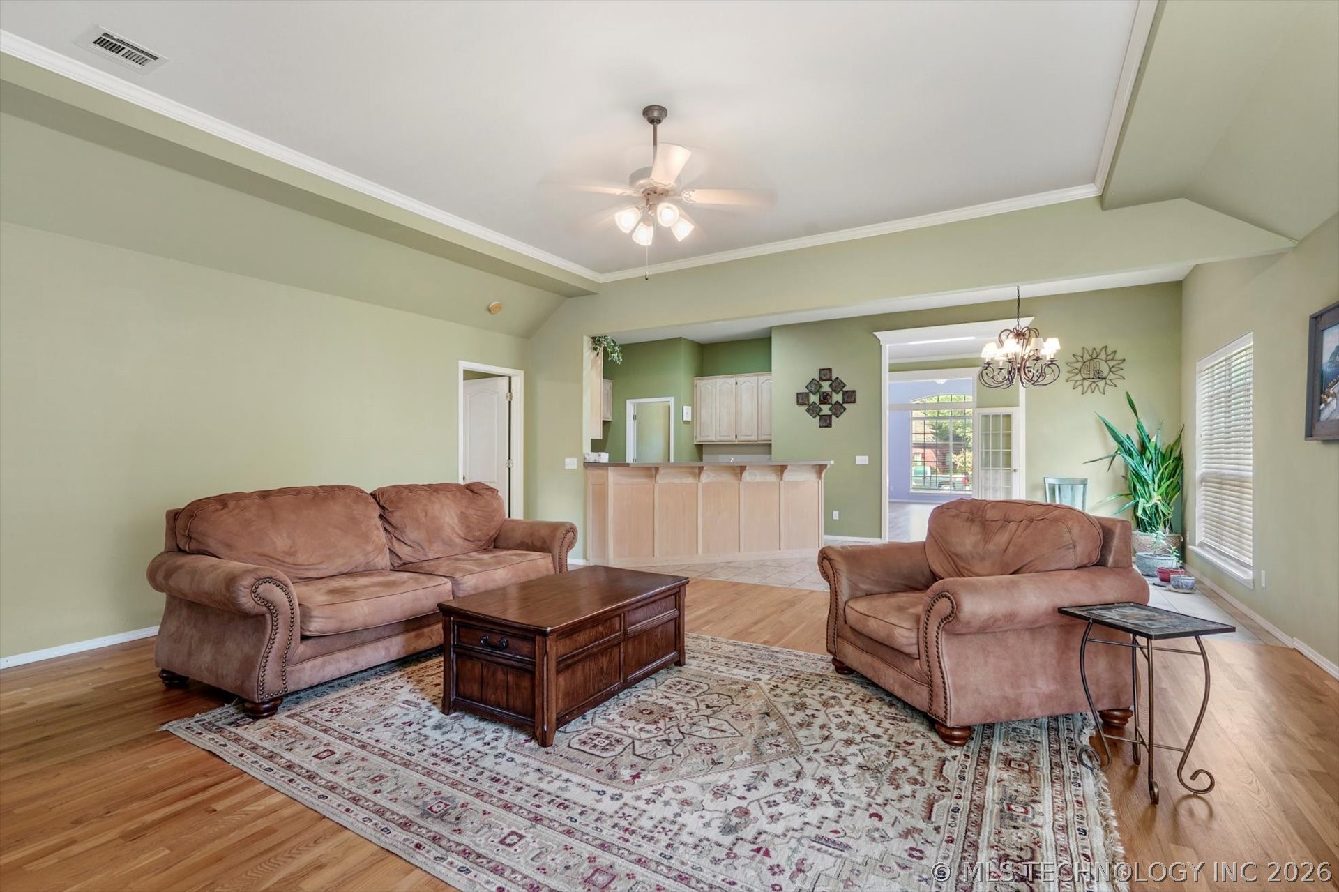 2405 S Willow Avenue Property Photo 15