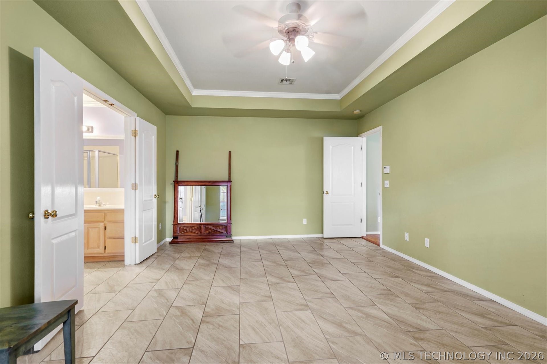 2405 S Willow Avenue Property Photo 17
