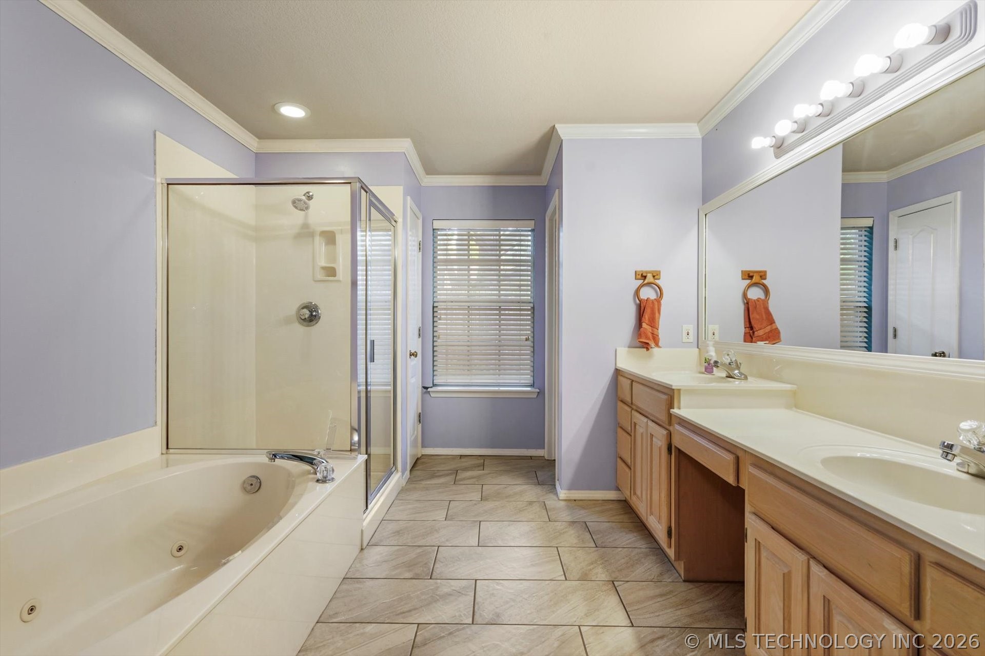 2405 S Willow Avenue Property Photo 18