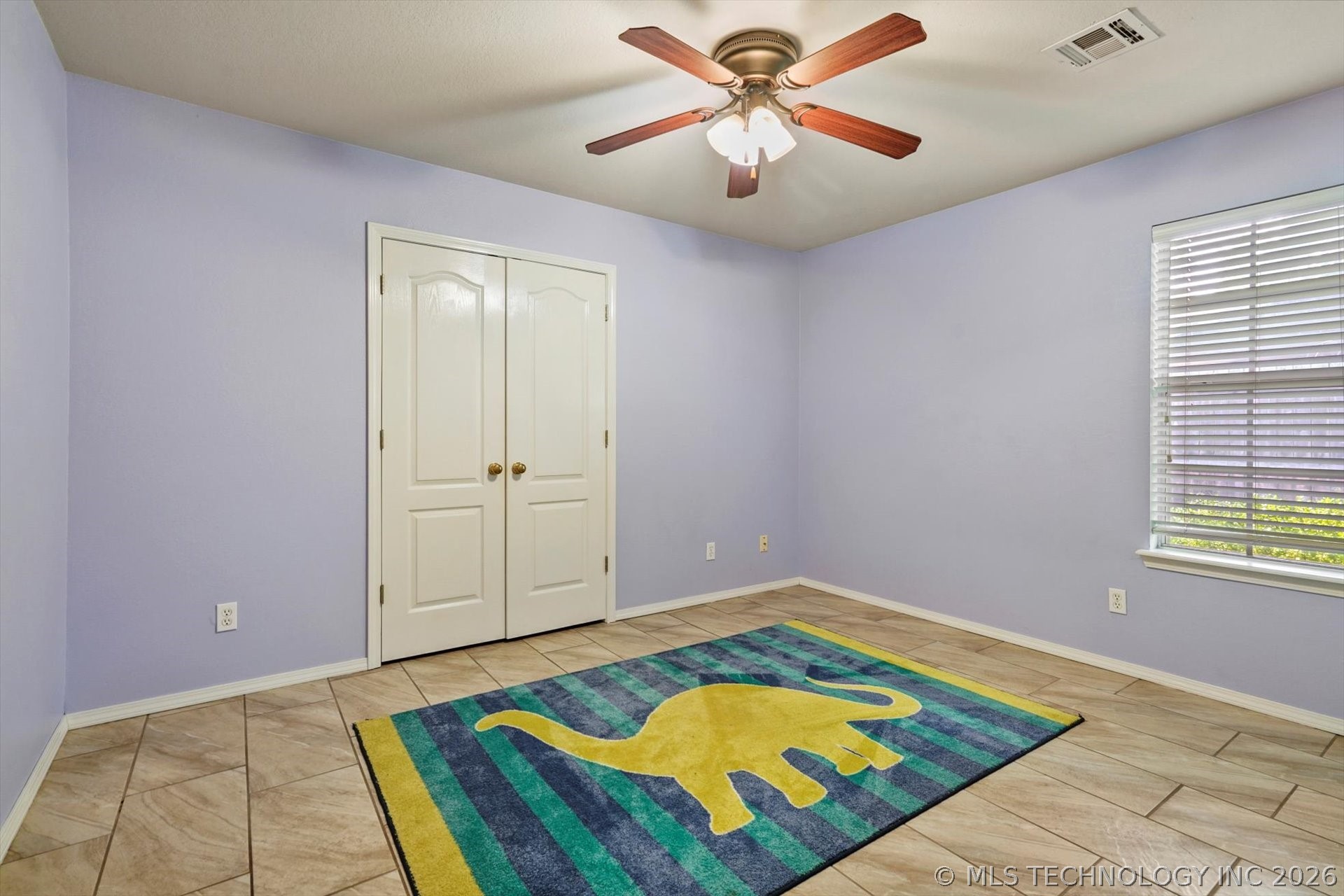 2405 S Willow Avenue Property Photo 19
