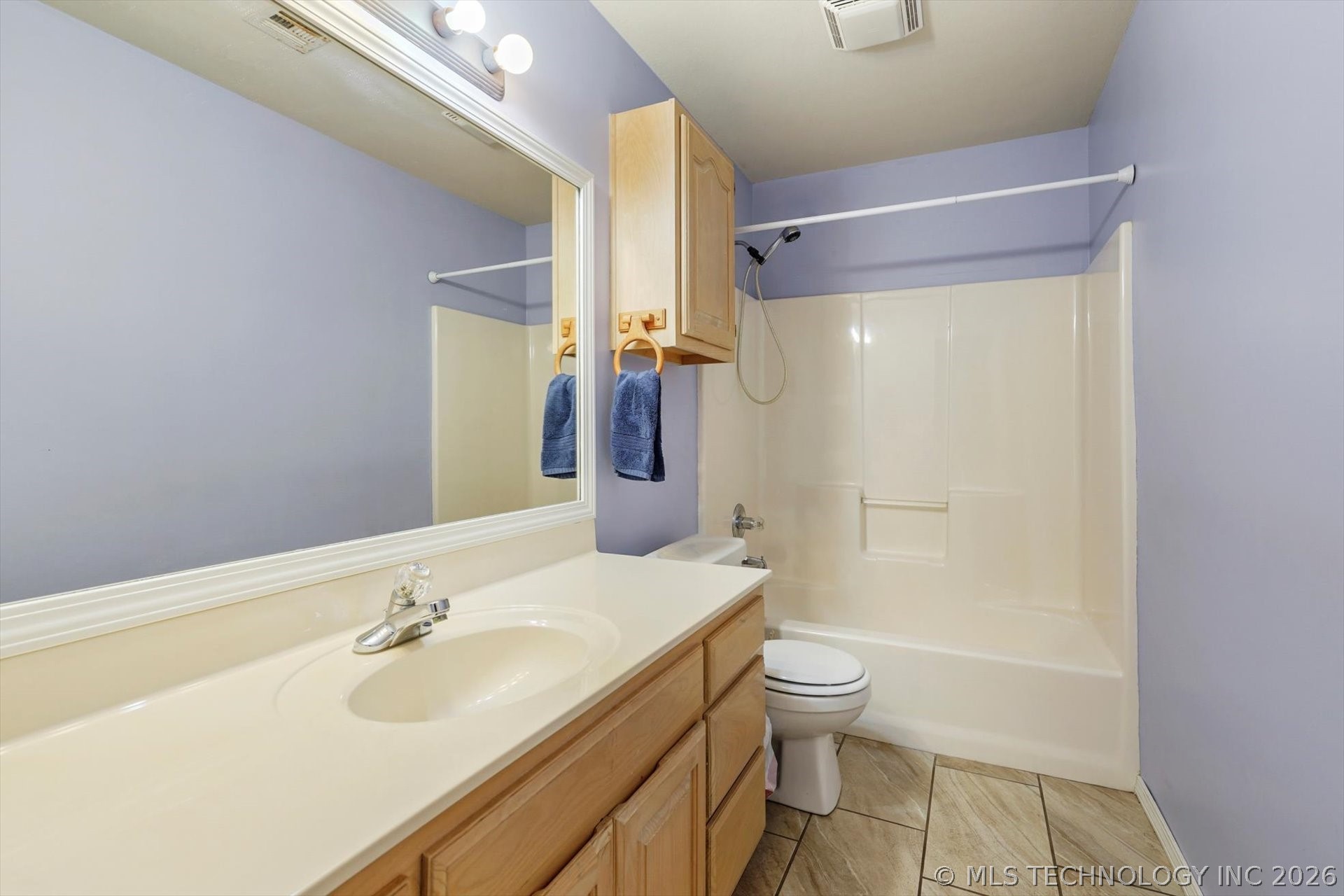 2405 S Willow Avenue Property Photo 21