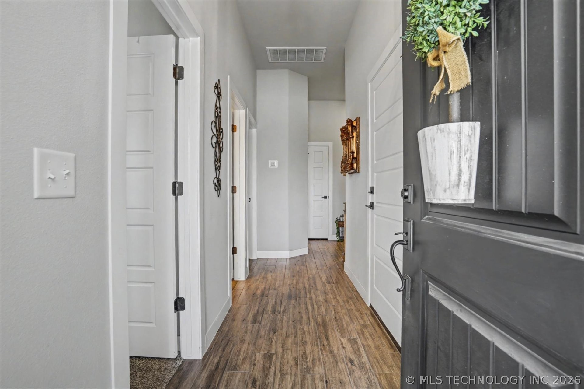 7407 S Walnut Avenue Property Photo 7