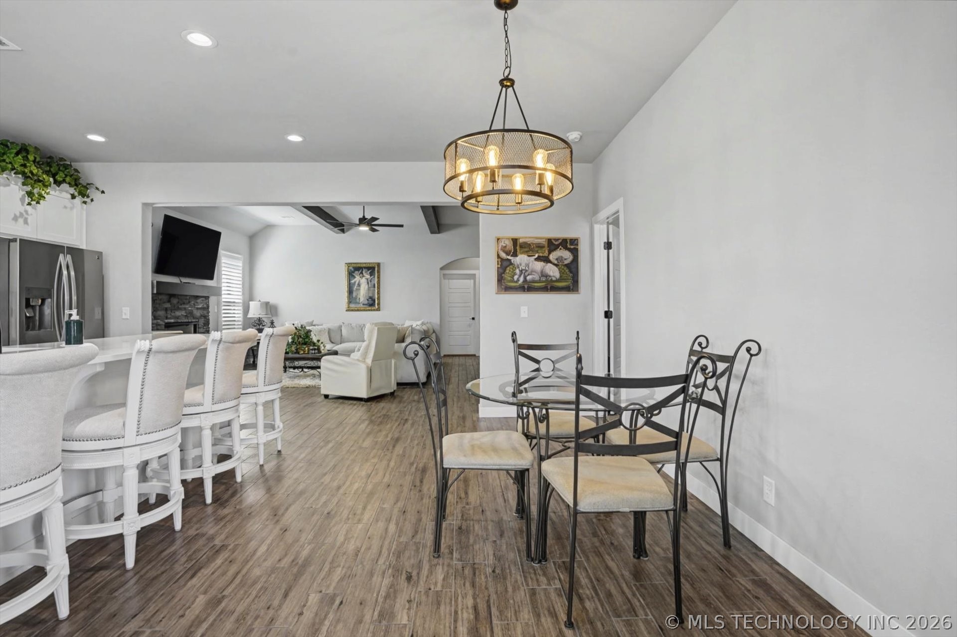 7407 S Walnut Avenue Property Photo 13