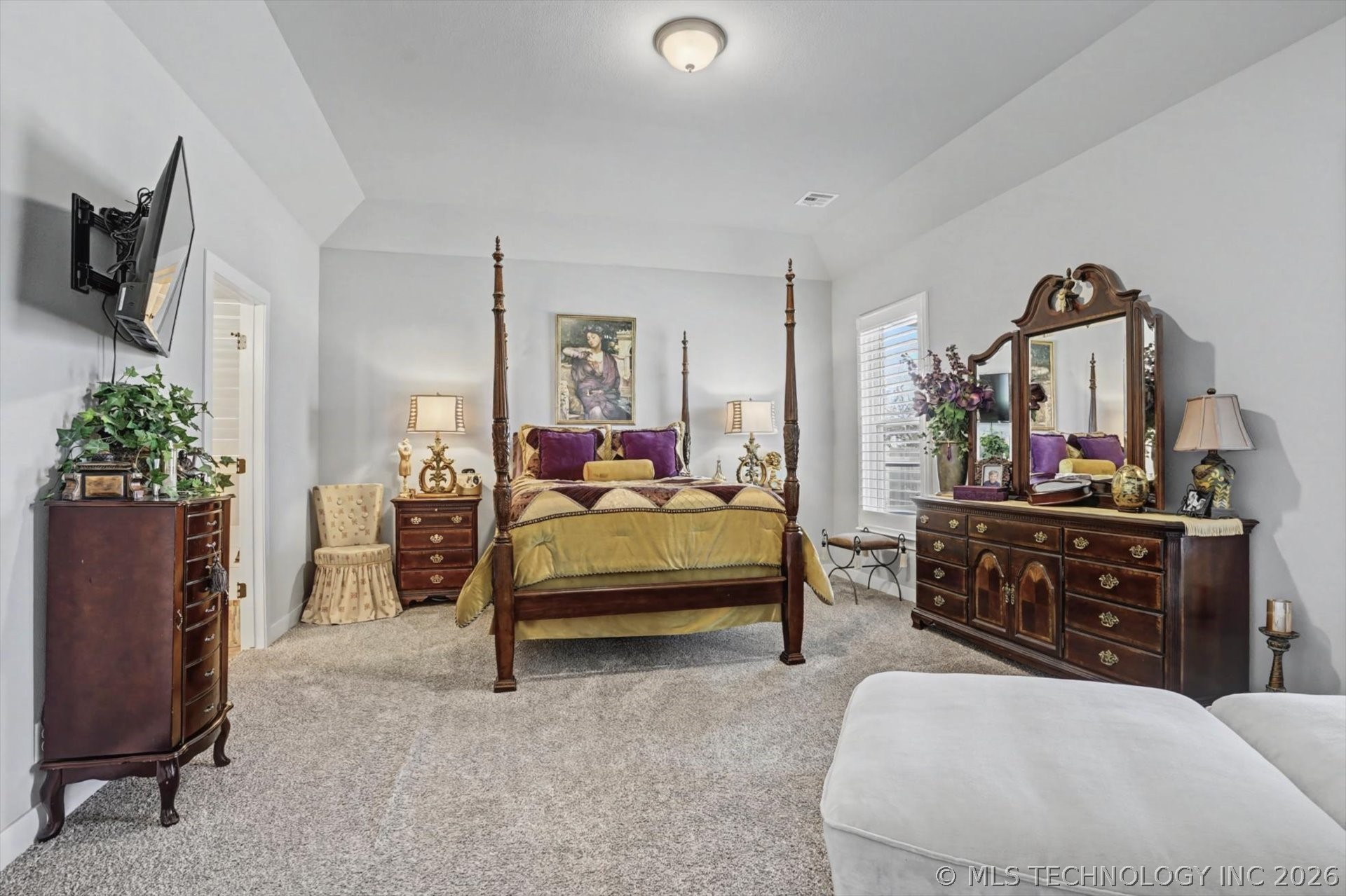7407 S Walnut Avenue Property Photo 15