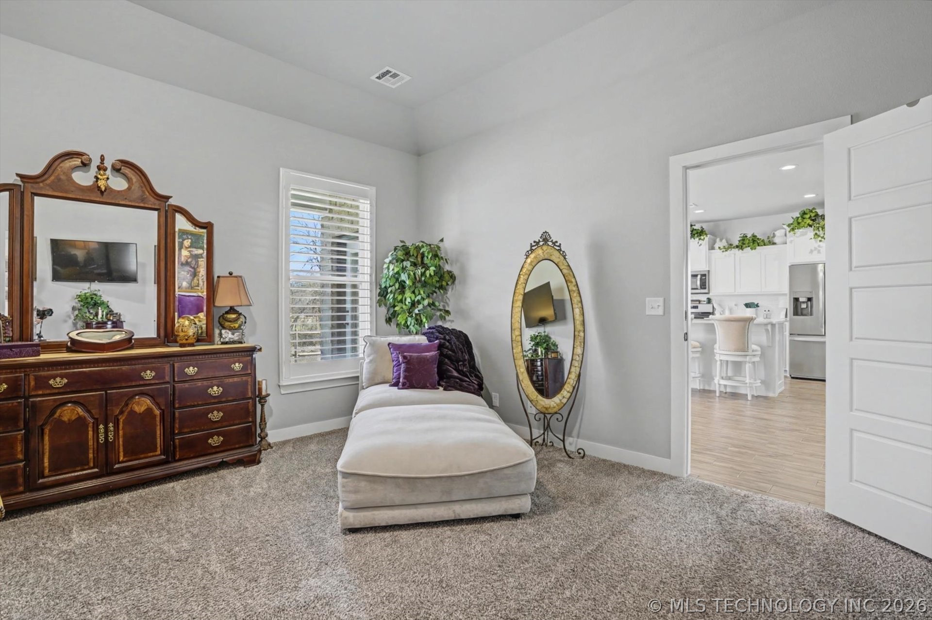 7407 S Walnut Avenue Property Photo 17