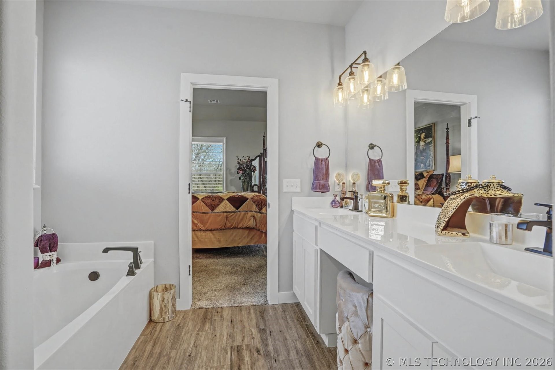 7407 S Walnut Avenue Property Photo 21