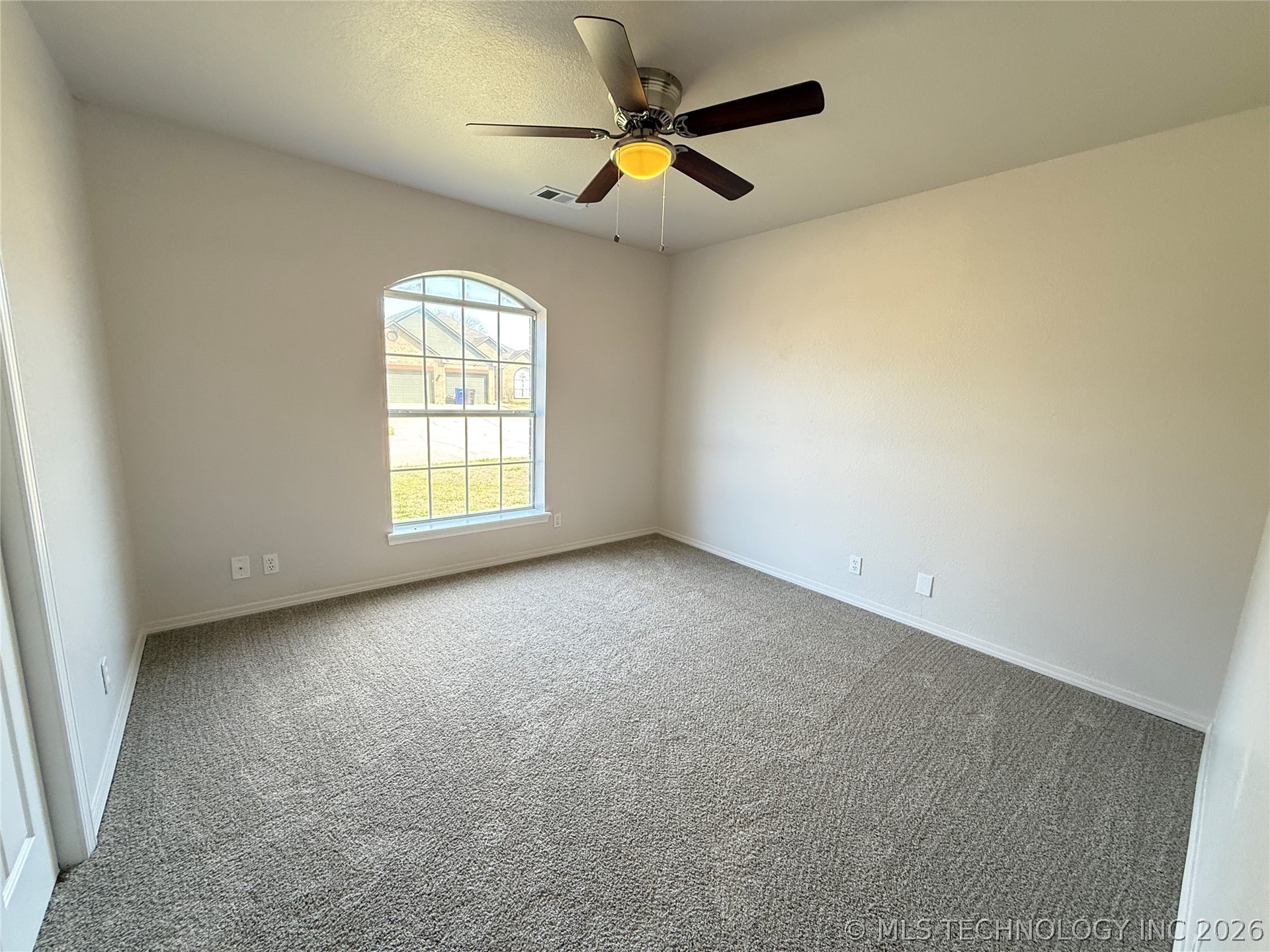 3728 S 195th Avenue Property Photo 18