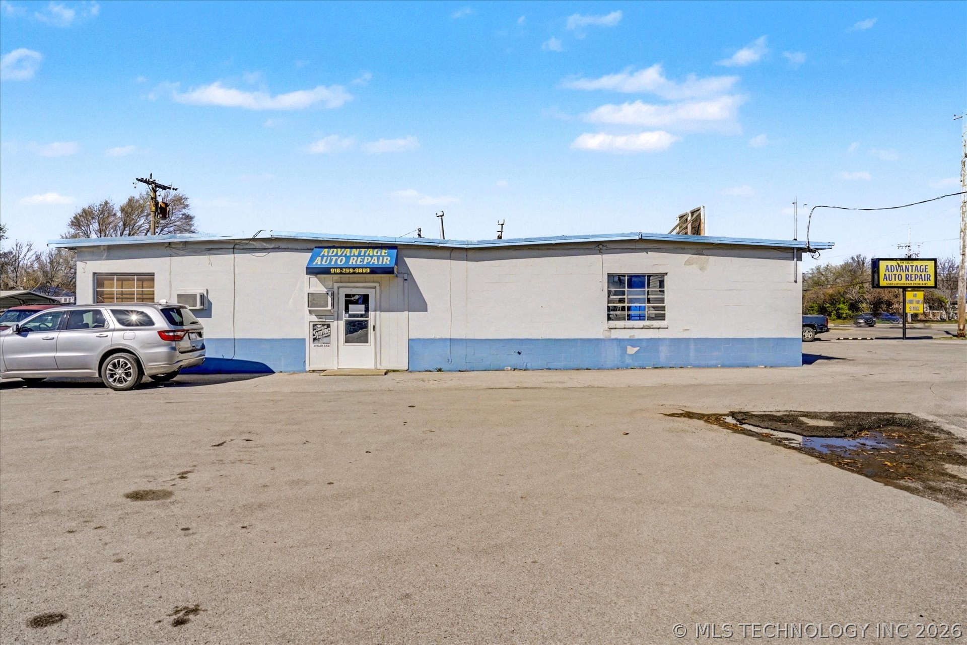 213 E Kenosha Street Property Photo 4
